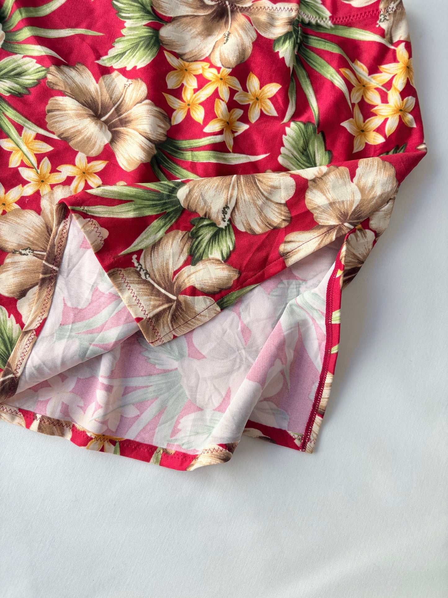 00’s Red hibiscus mini skirt | Size 8