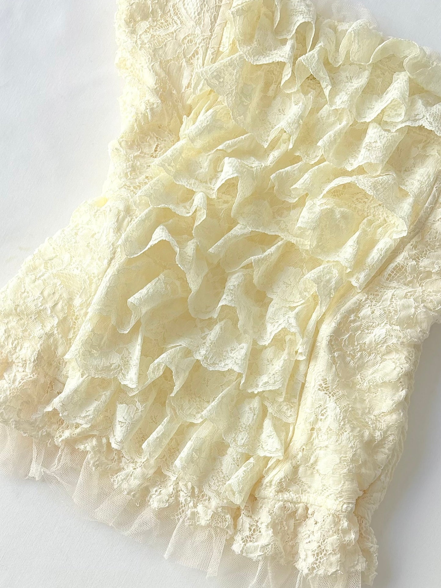 00’s Belle cream ruffle corset | Size 10