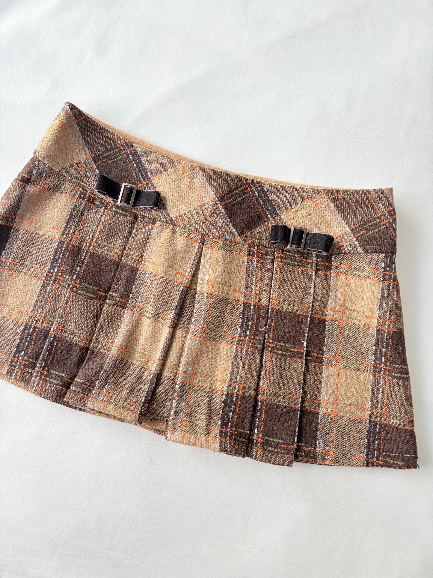 00’s Pleated tan mini skirt | Size 8
