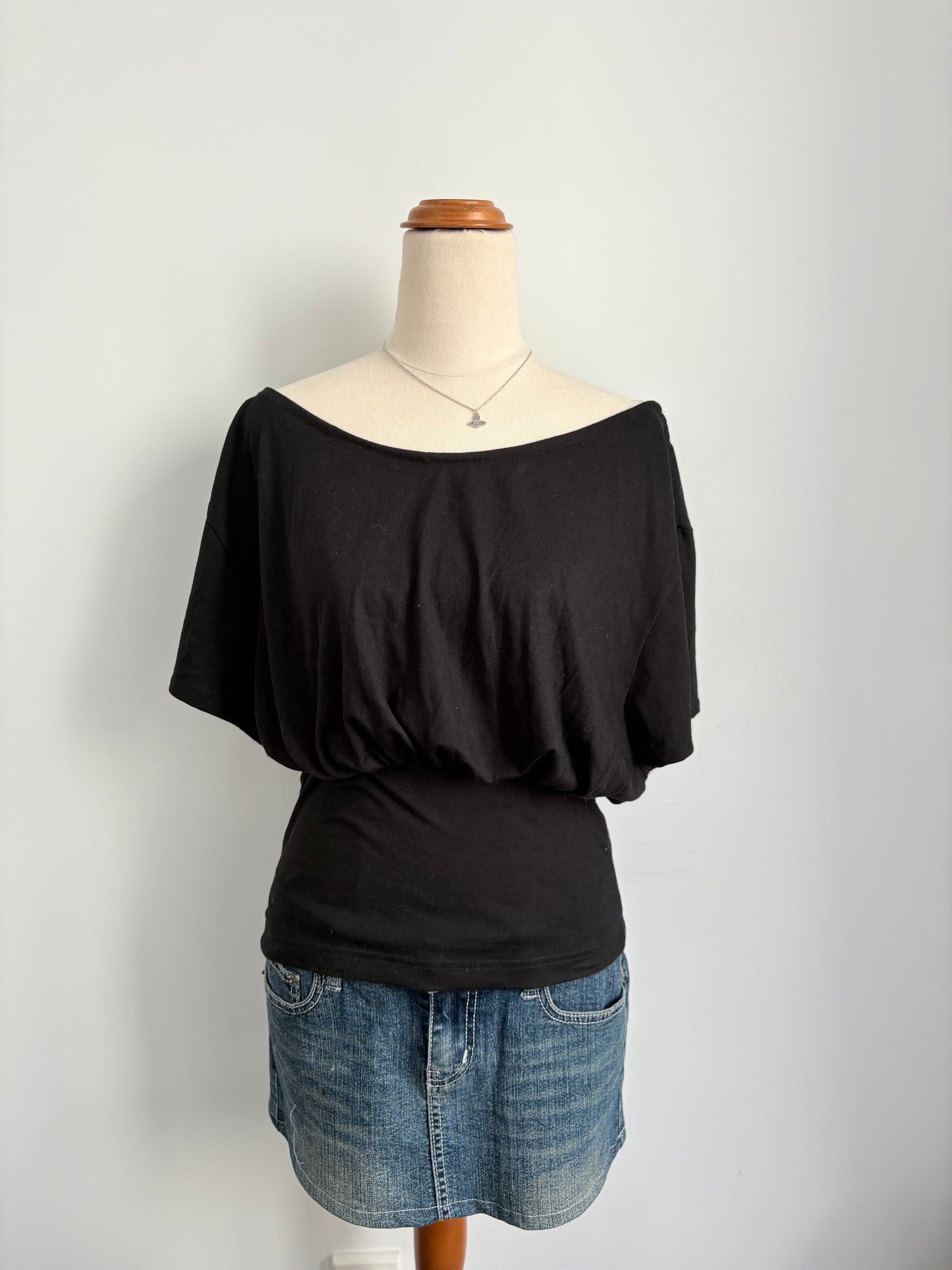 00’s Reworked black off the shoulder top | Size 6-8