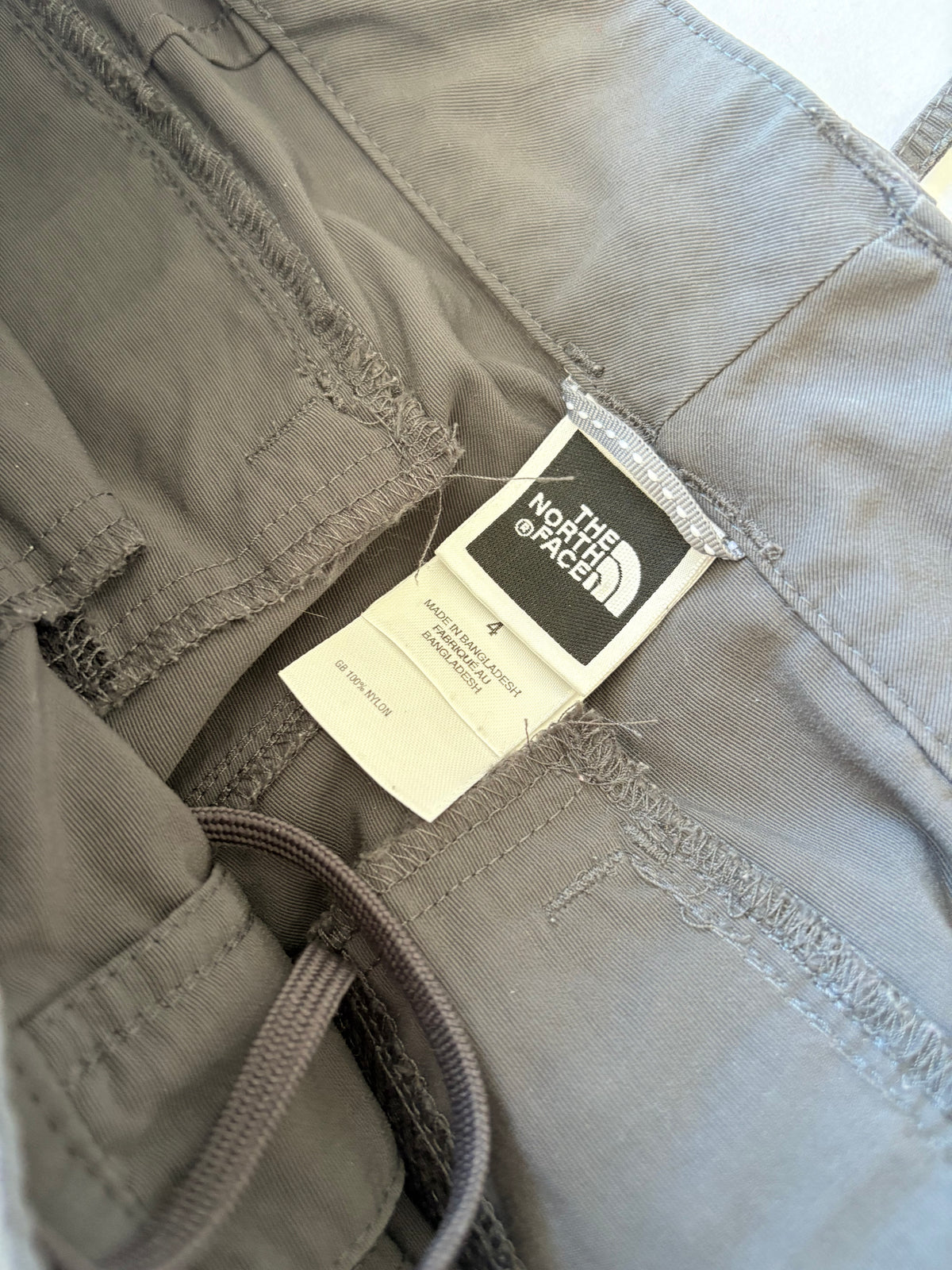 00’s TNF charcoal capris | Size 8