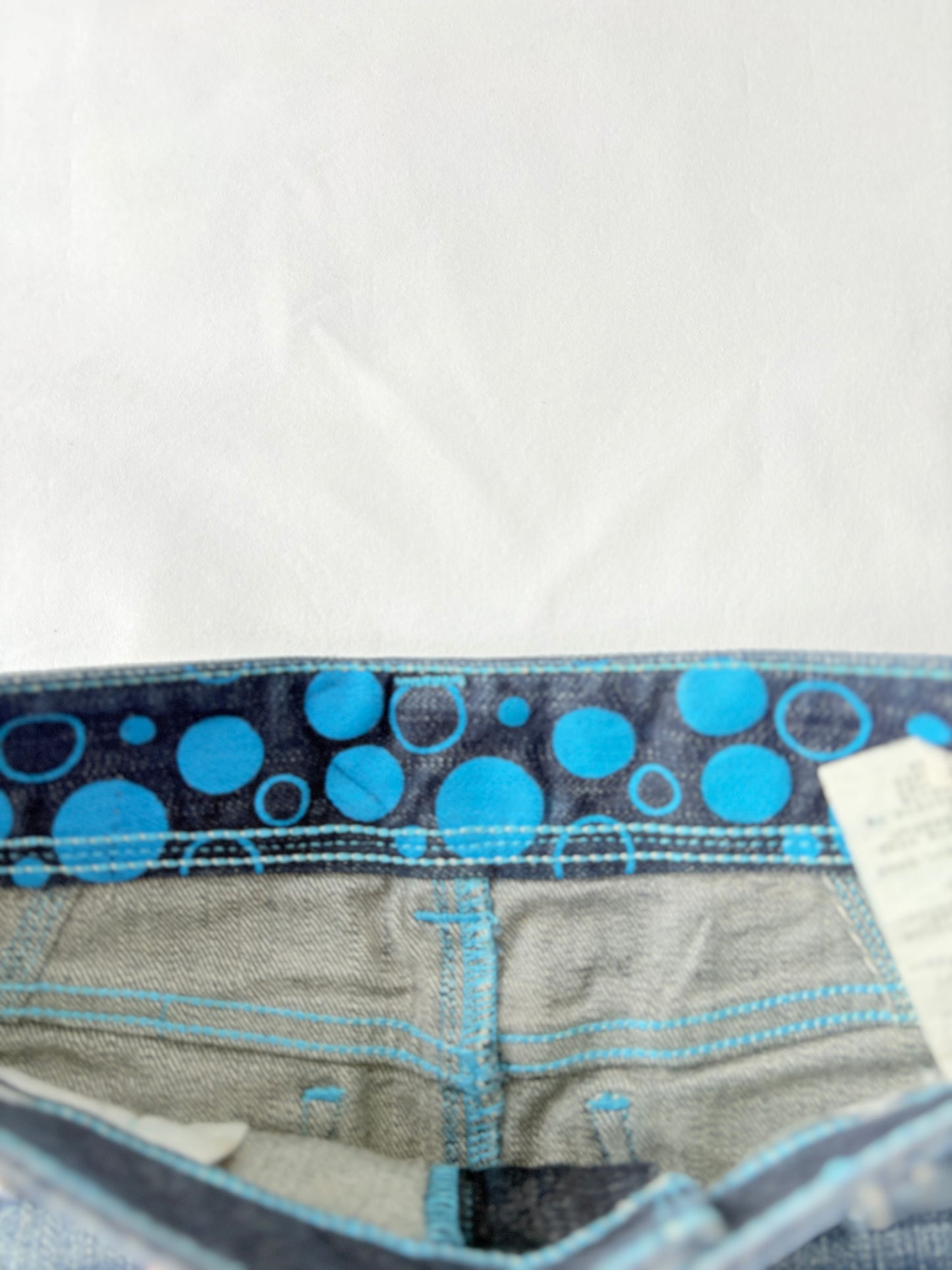 00’s Levi’s denim mini skirt | Size 8