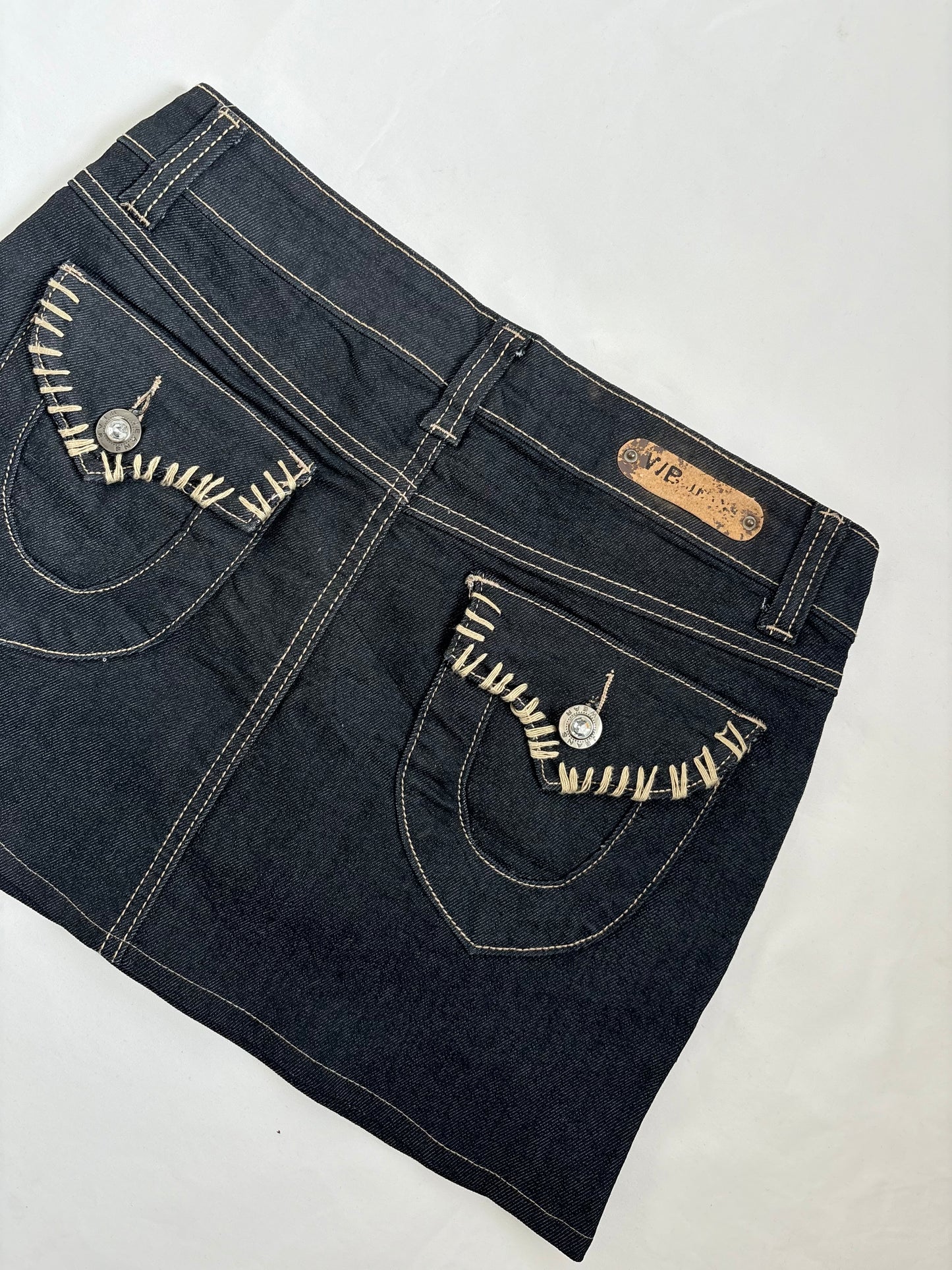 00’s Dark denim embroidered skirt | Size 10