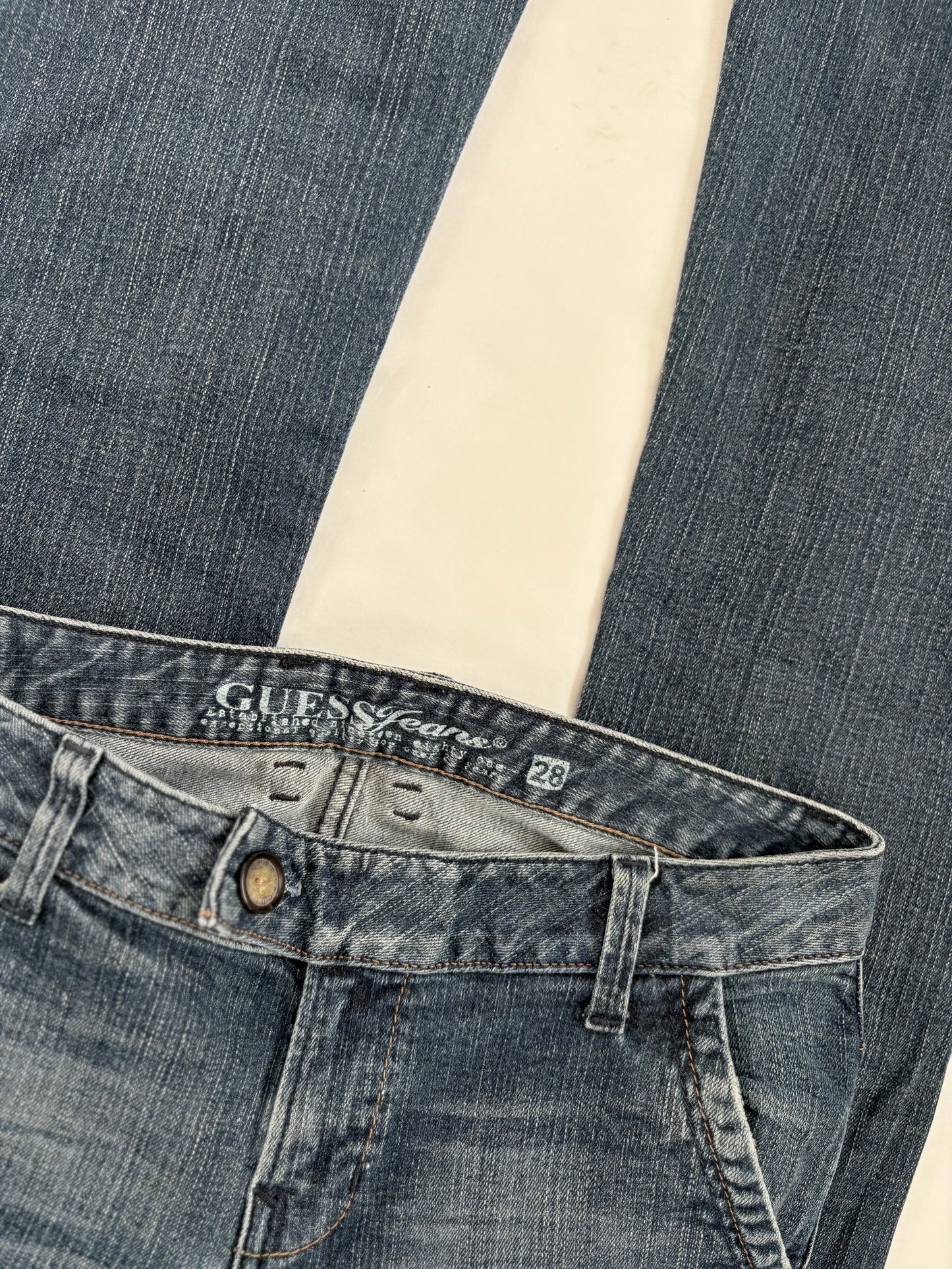 00’s Guess low rise flared jeans | Size 8