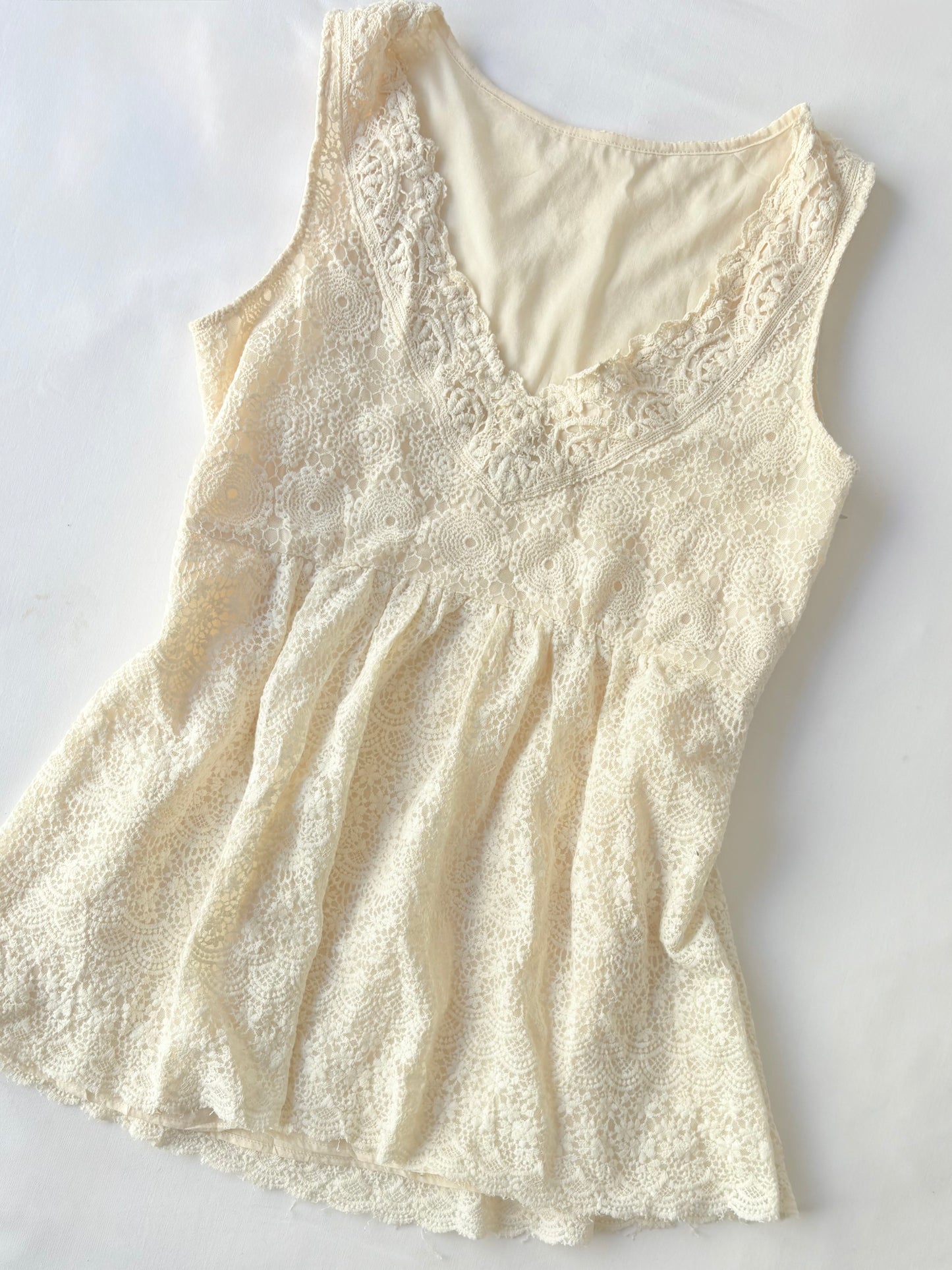 00’s Boho crochet cream top | Size 10