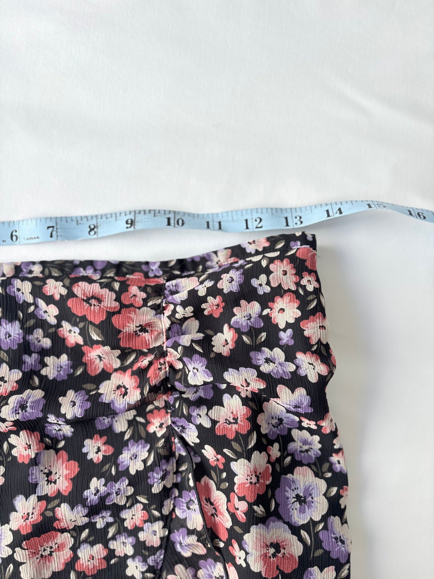 00’s Ruffle floral midi skirt | Size 6