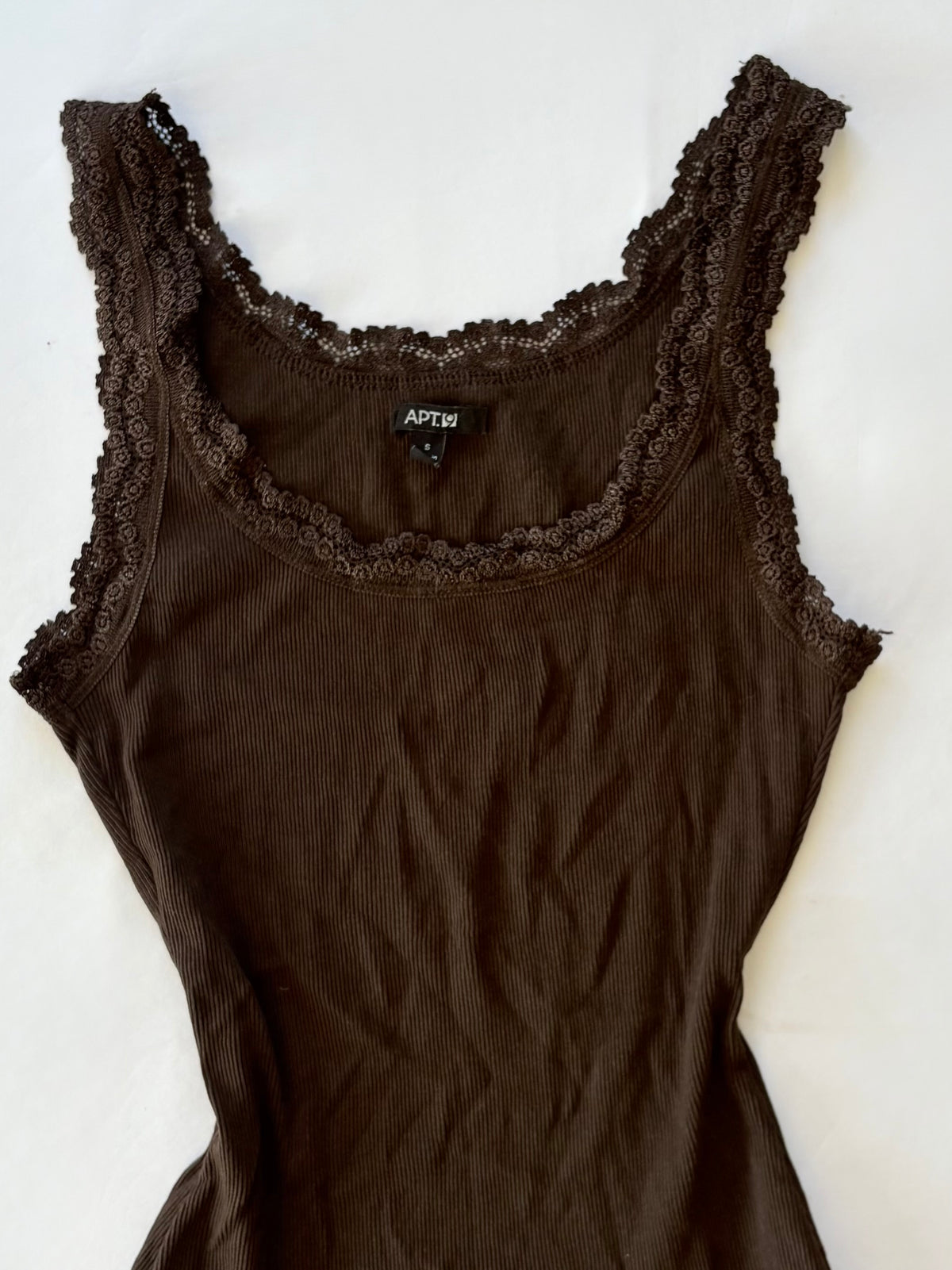 00’s Chocolate brown lace trim tank | Size 10-12