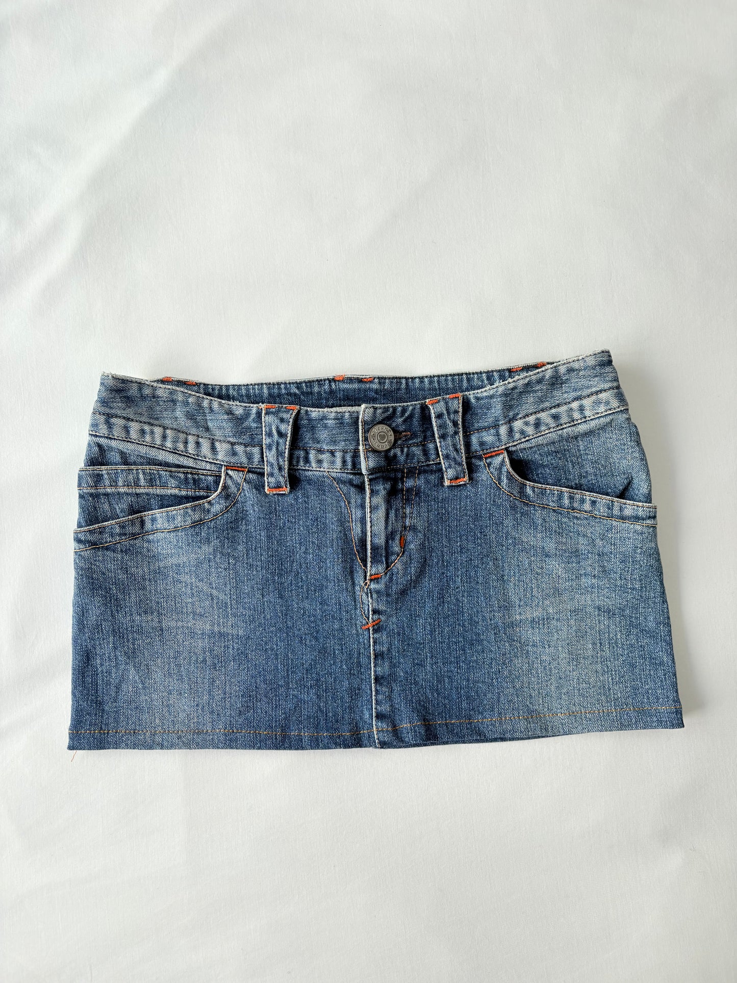 00’s Low rise denim mini skirt | Size 8