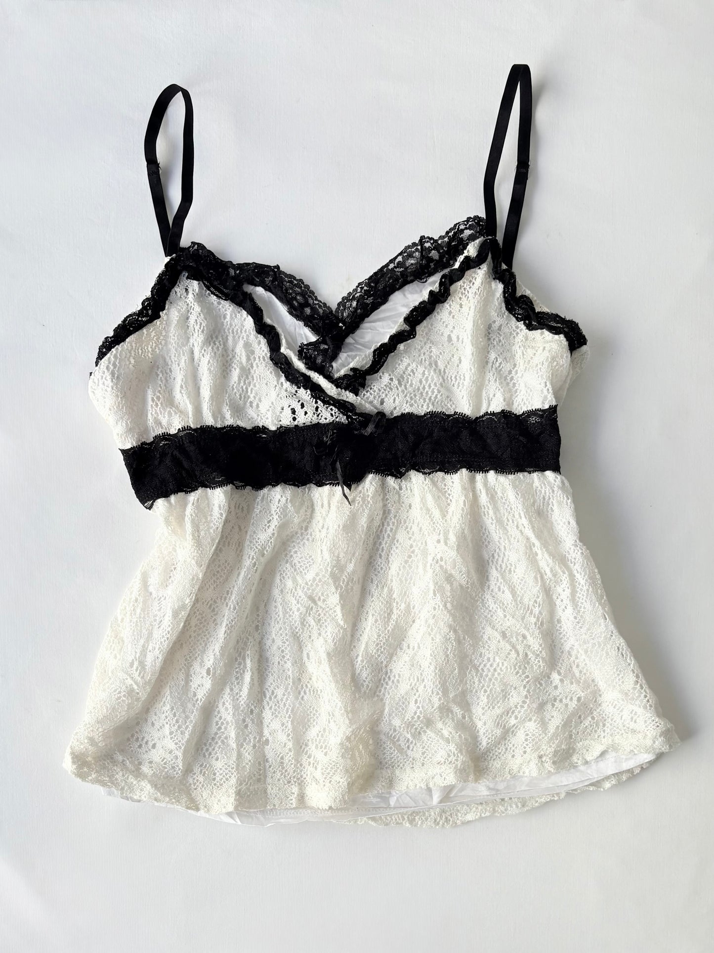 00’s Pliocene white lace top | Size small