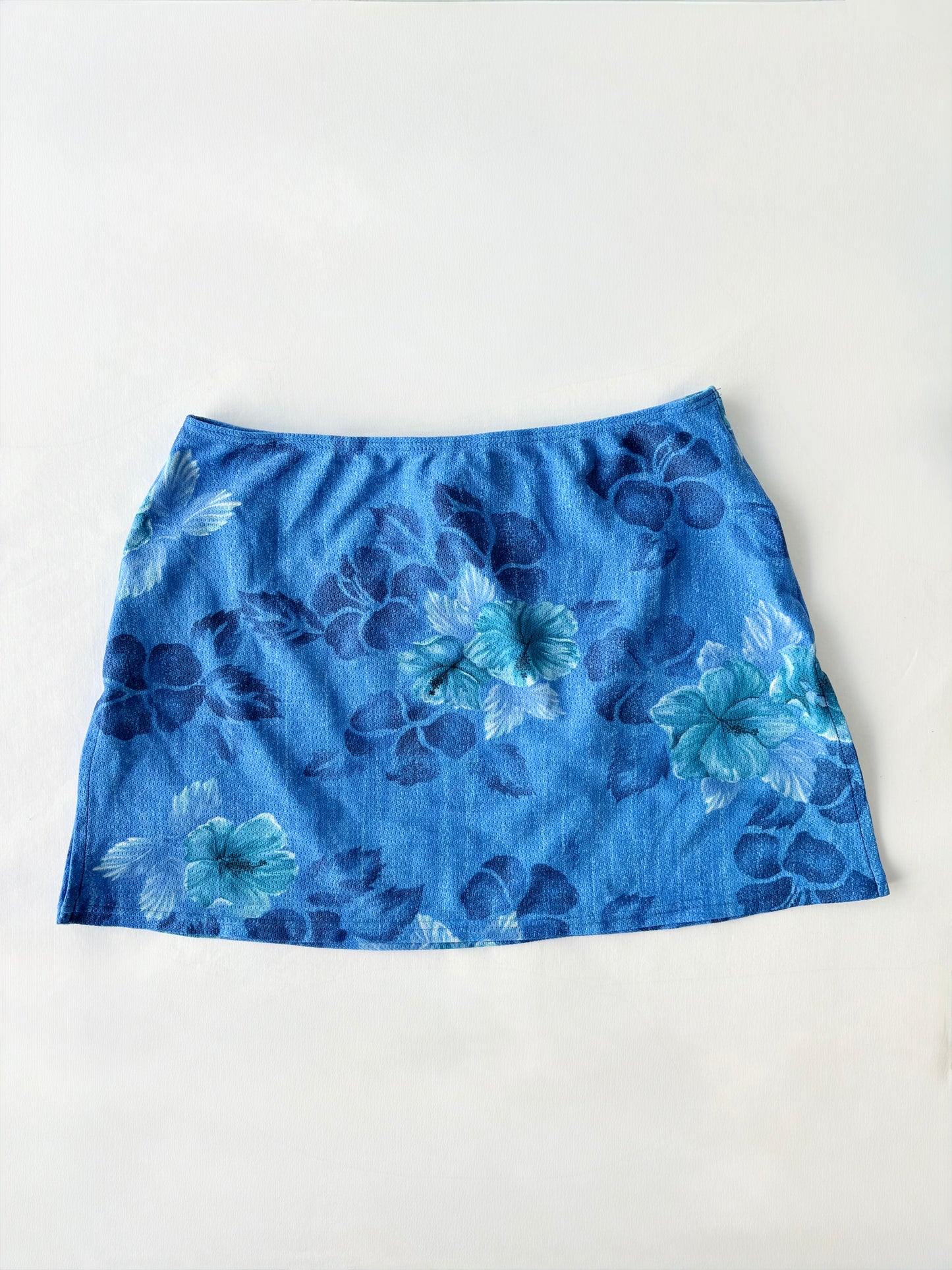 00’s Hibiscus blue mini skirt | Size 6-8