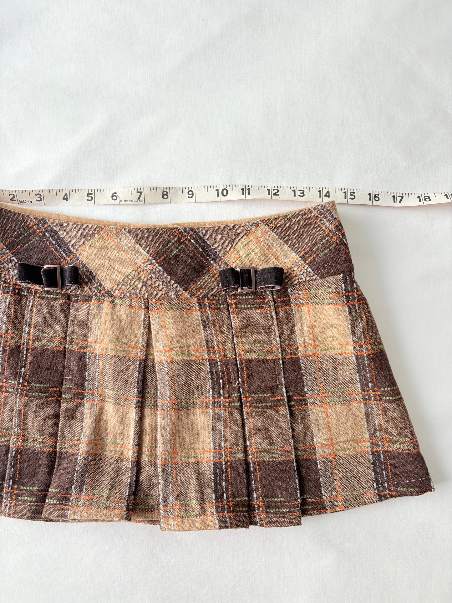 00’s Pleated tan mini skirt | Size 8