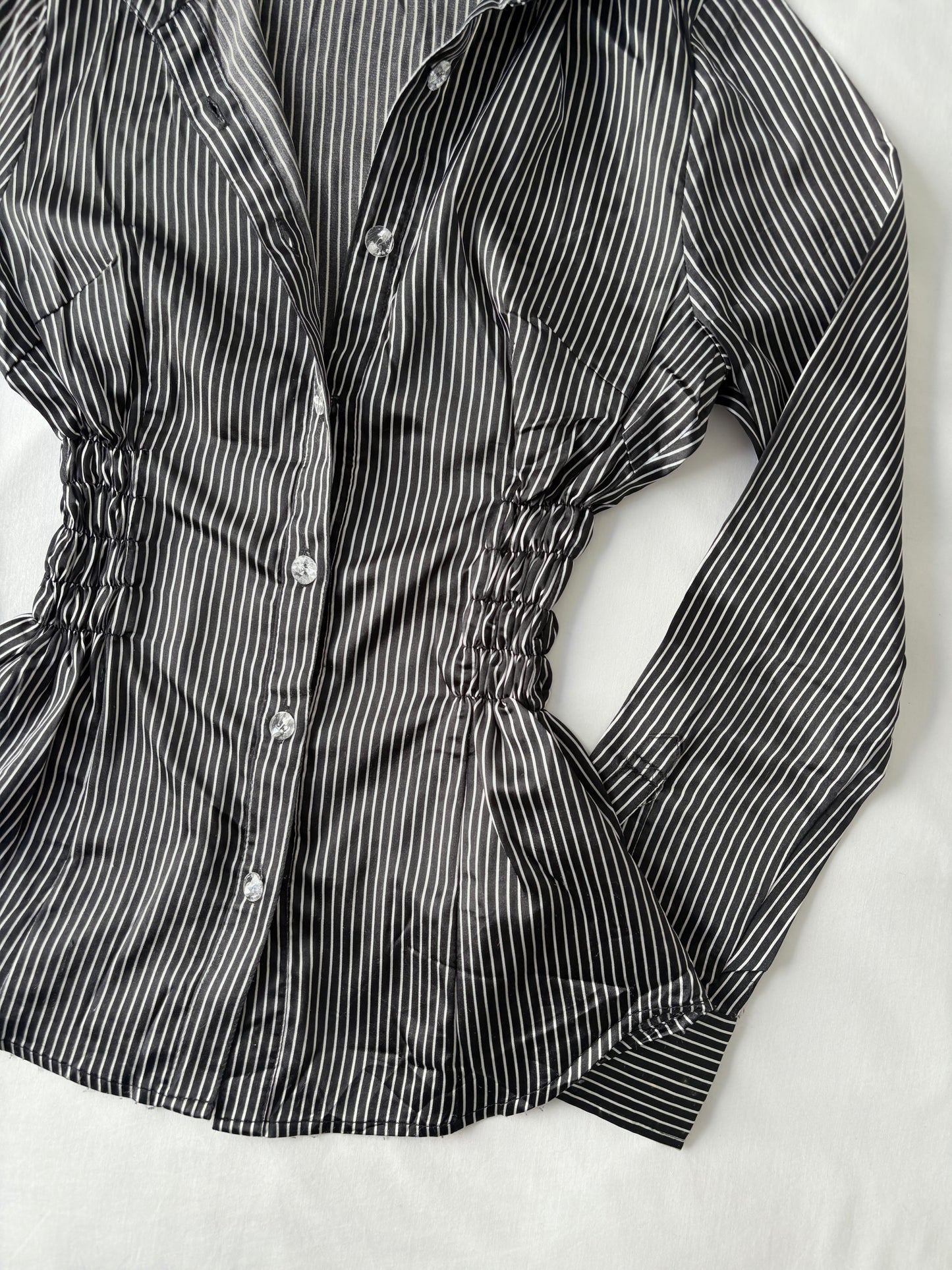 00’s Cecil McBee cinched shirt | Size 8