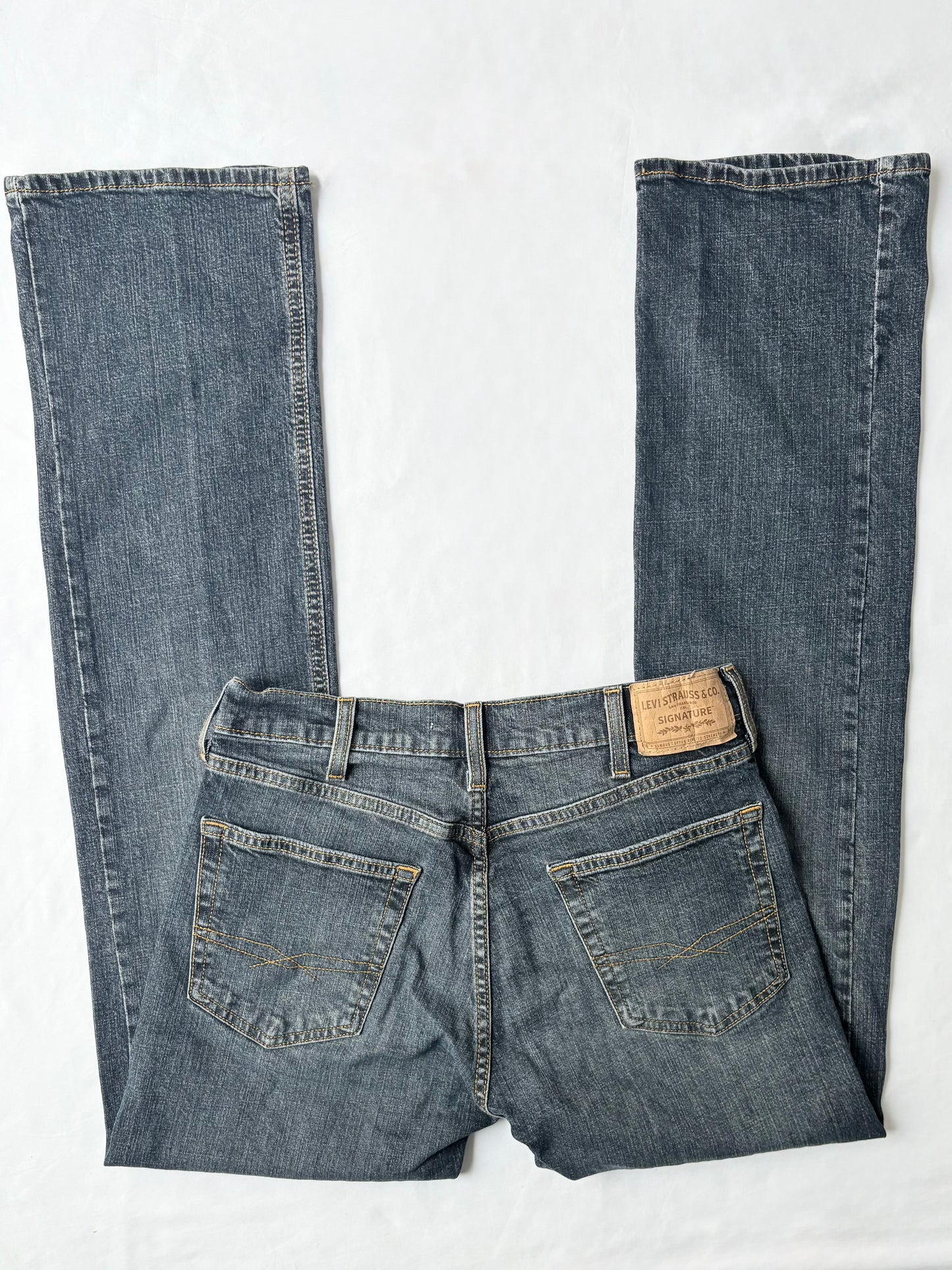 Levi’s mid rise bootcut jeans | Size 10