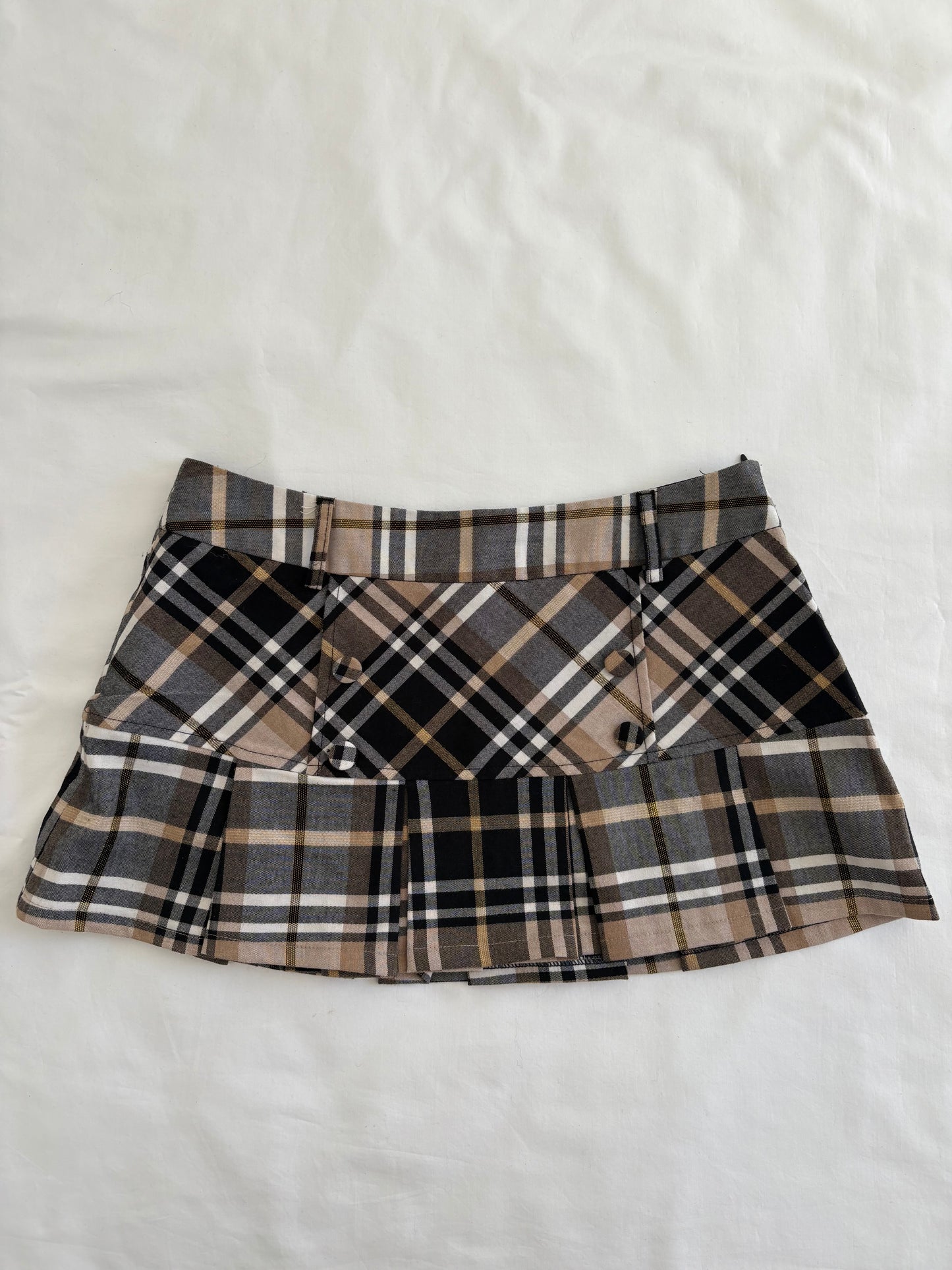 00’s Tan plaid mini skirt | Size 8-10