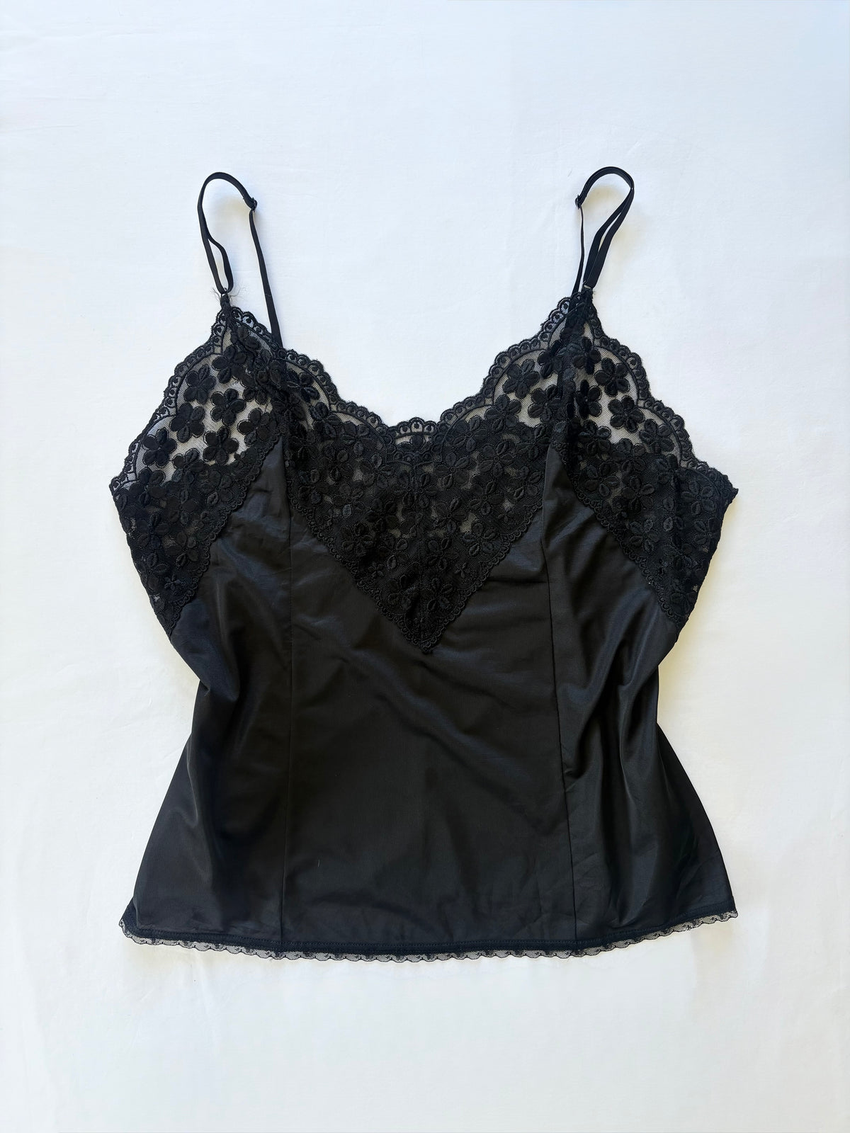 00’s Embroidered black lace cami | Size 12