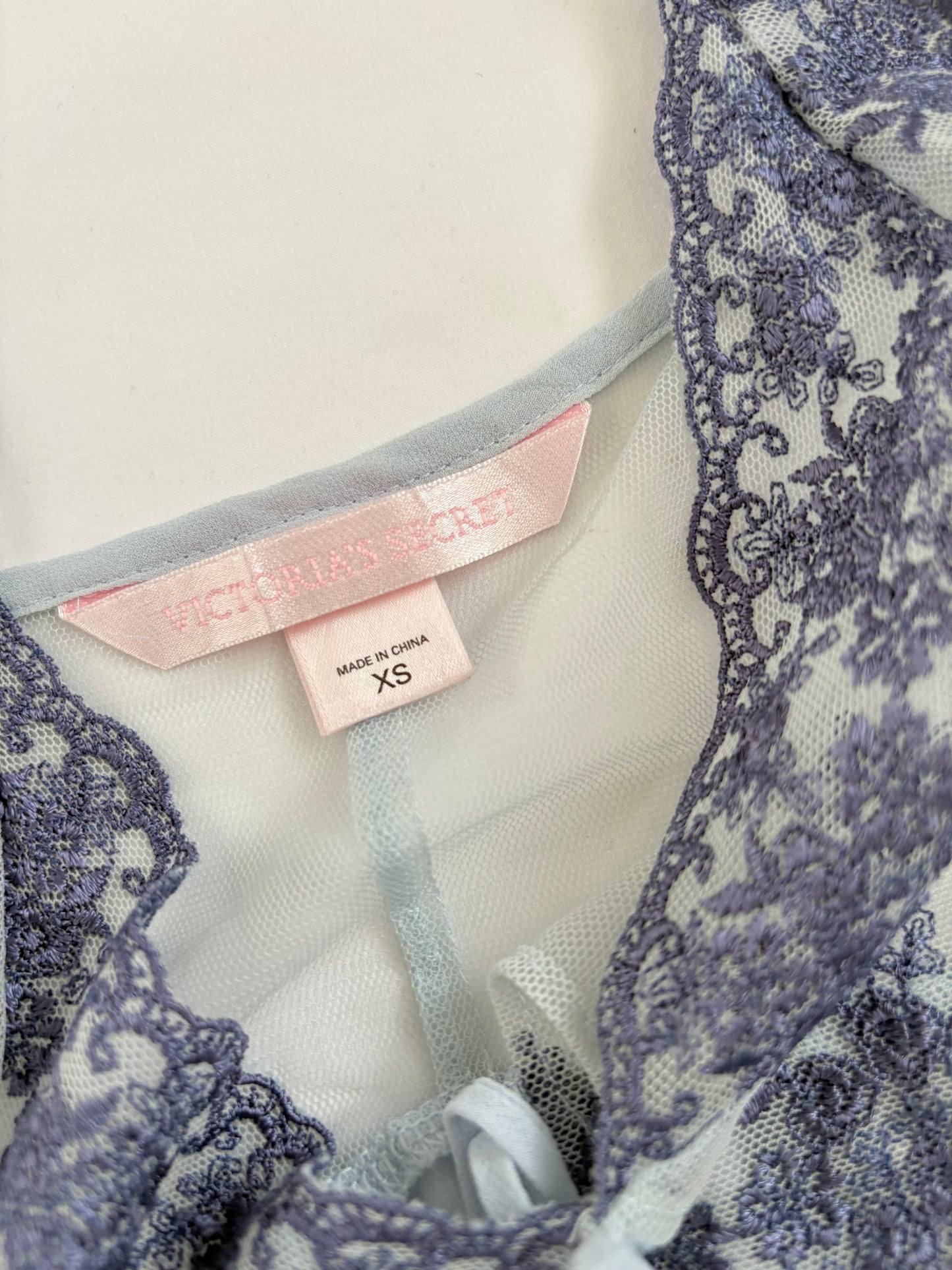 00’s Victorias Secret split front top | Size 6-8