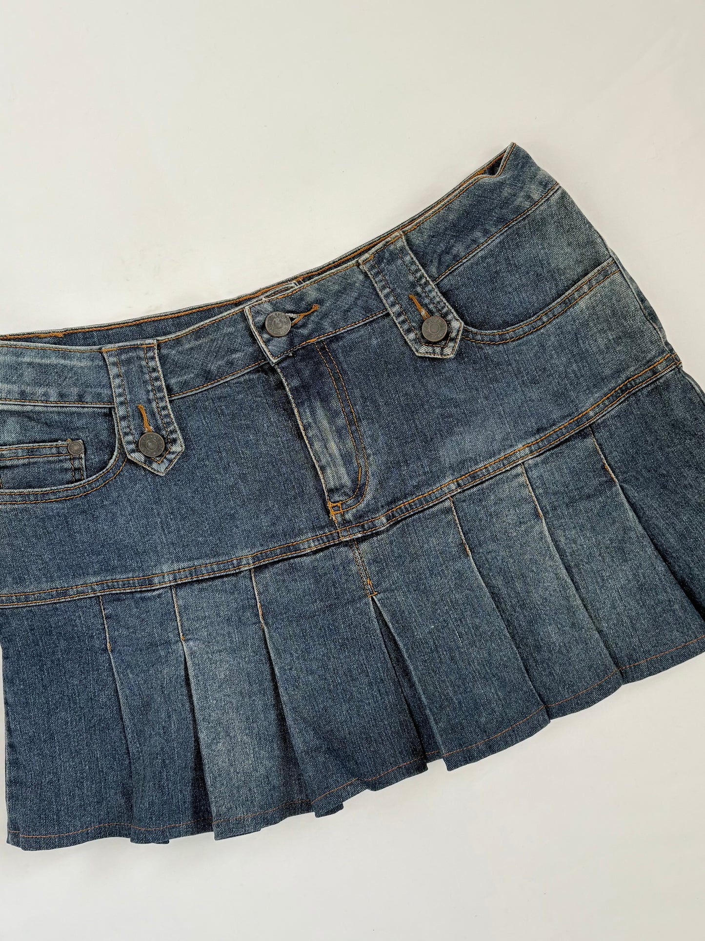 00’s Pleated denim mini skirt | Size 12