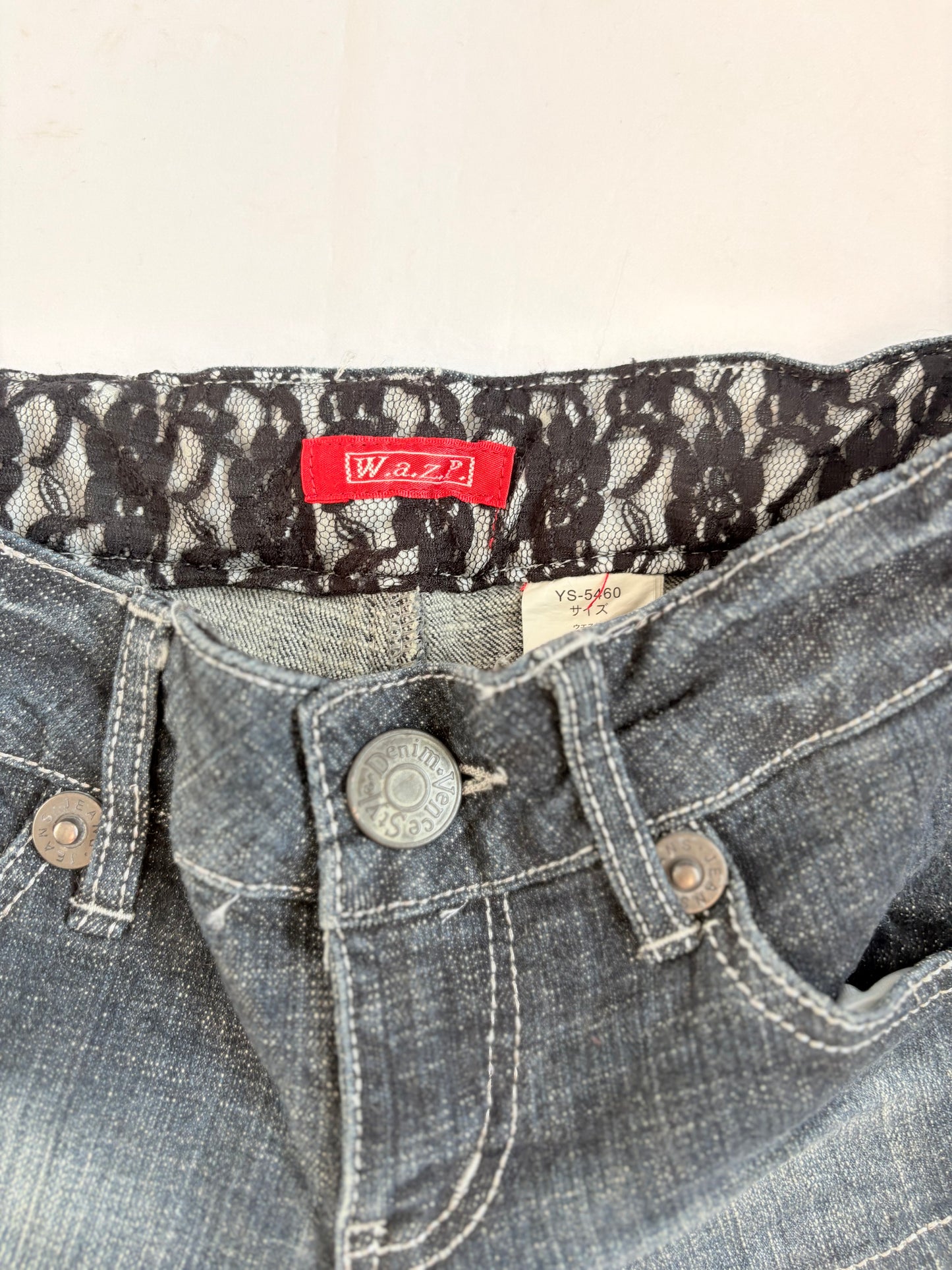 00’s Lace micro denim shorts | Size 8