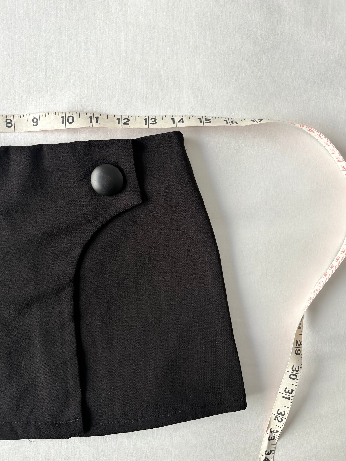 00’s Black office siren mini skirt | Size 8
