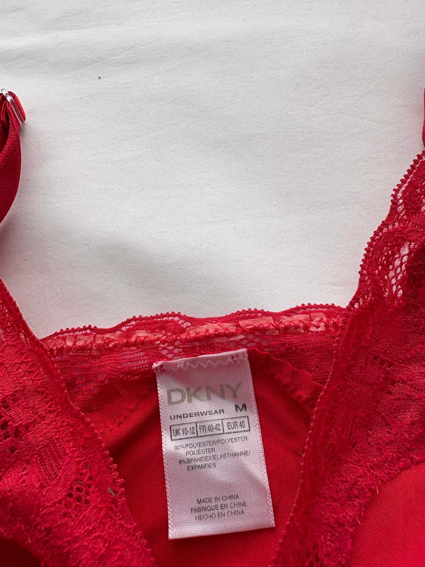 00’s DKNY red cami | Size 10-12