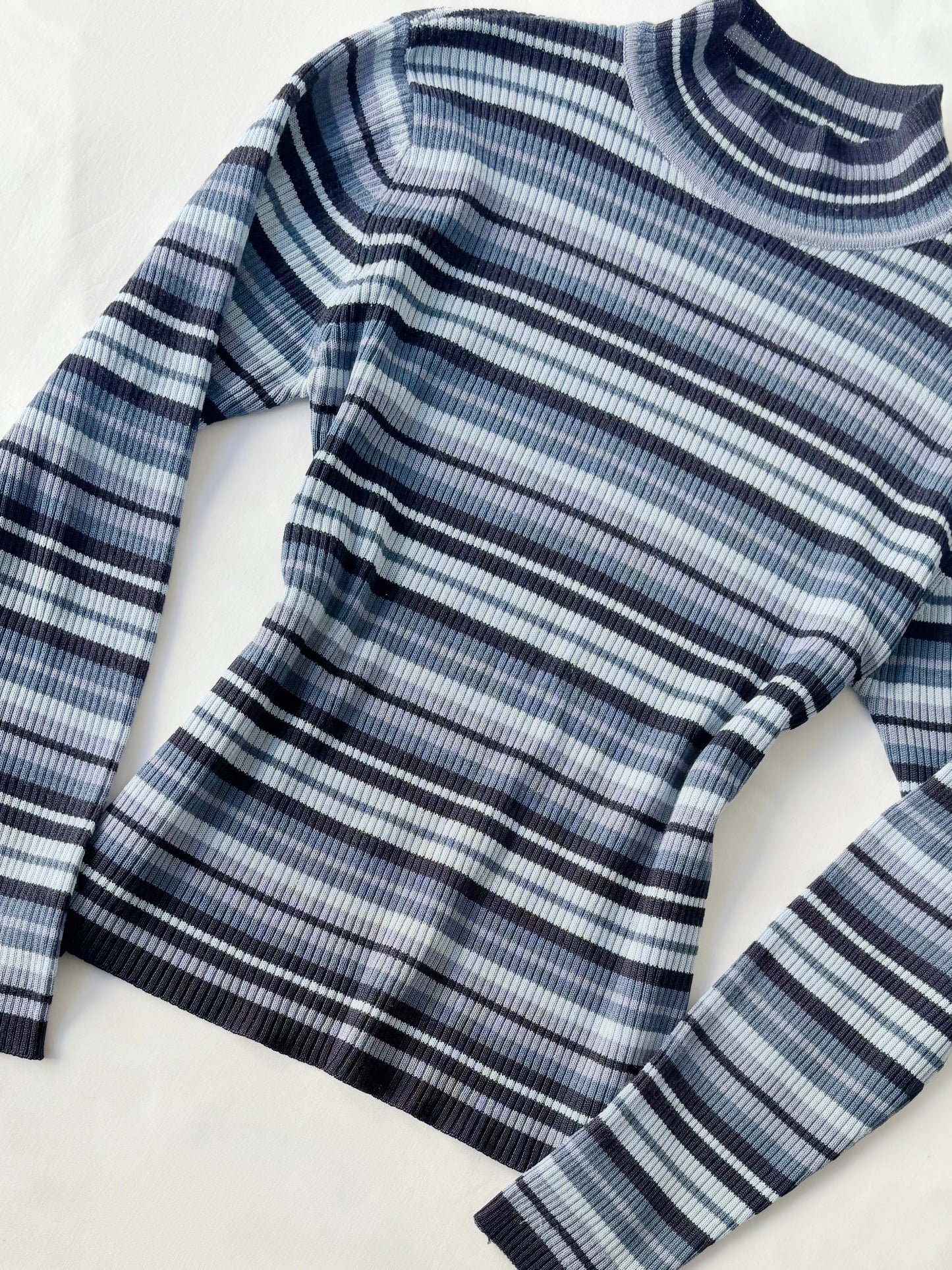 00’s Striped blue ribbed top | Size large