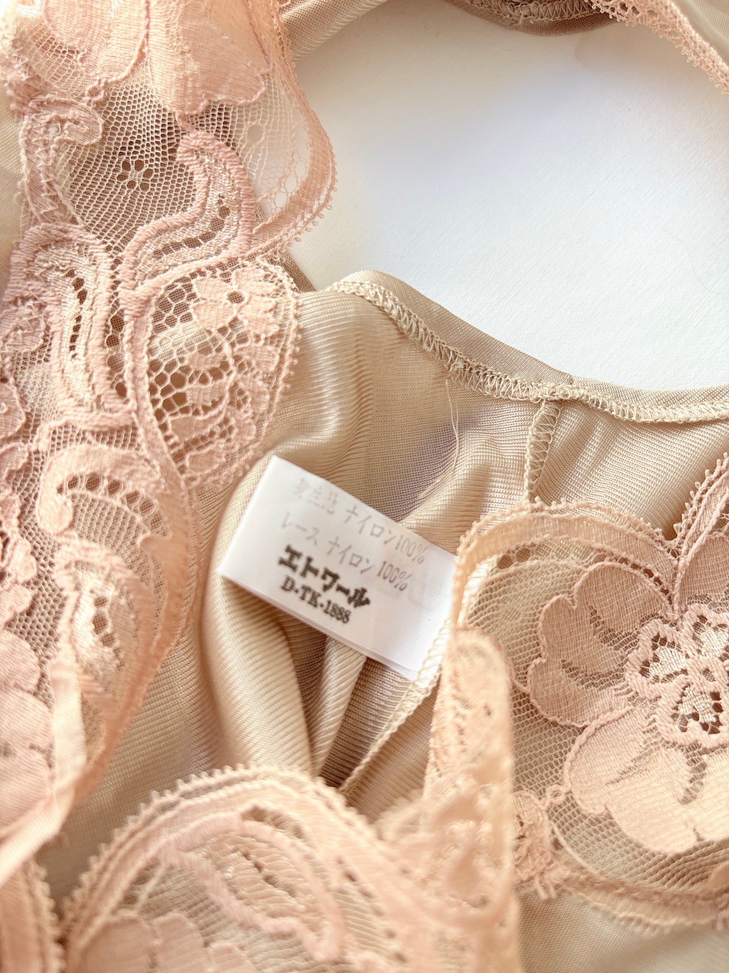 00’s Lace plunge tan cami | size 10