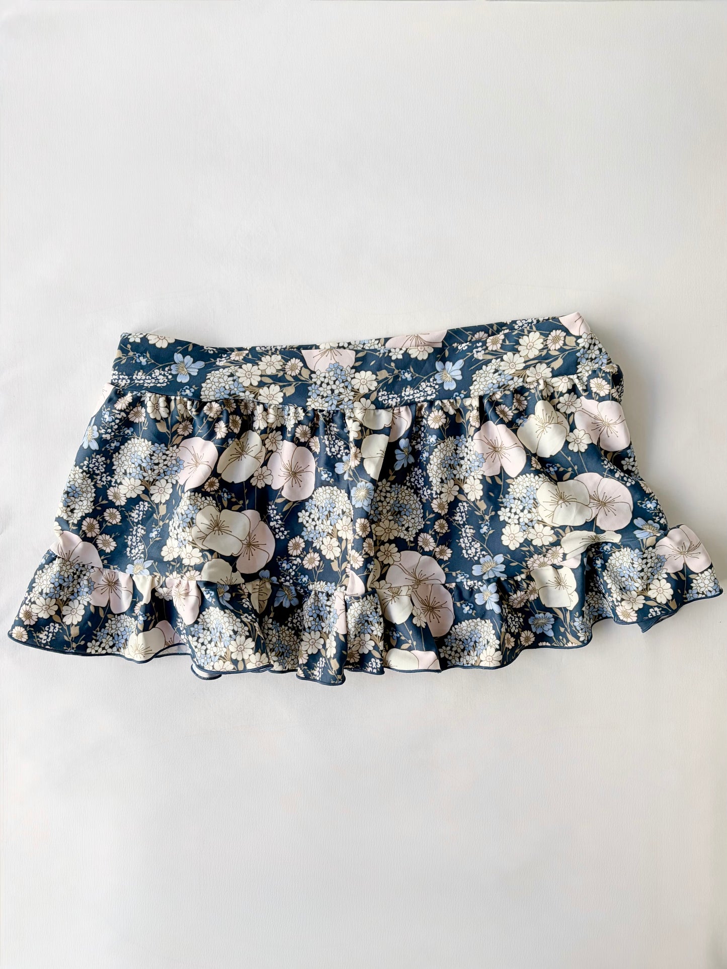 00’s Floral Japanese mini skirt | Size 8-10
