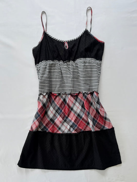 00’s Volcom tiered mini dress | Size 8-10
