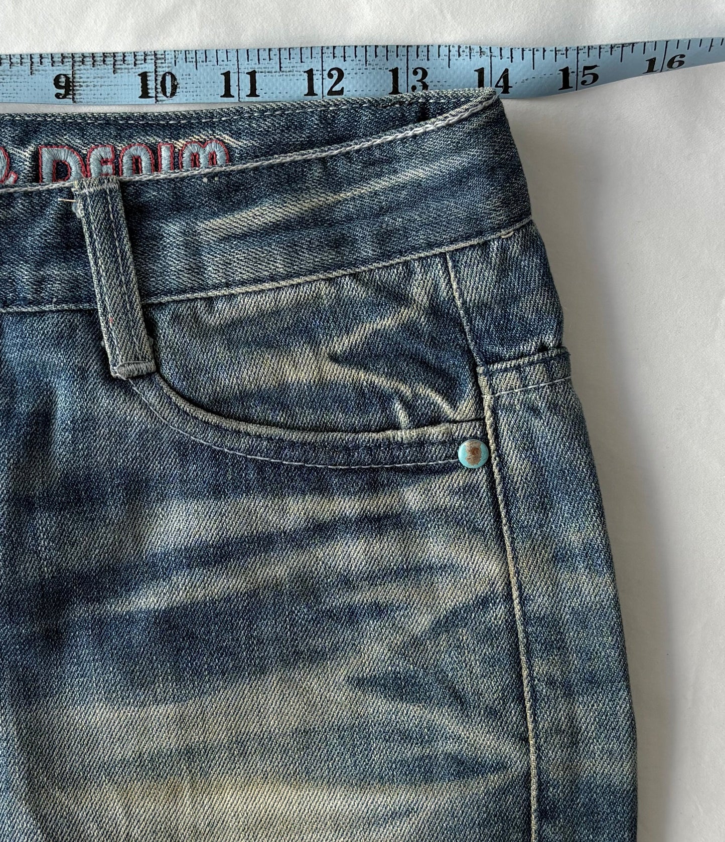 00’s Bow embroidered denim skirt | Size 8