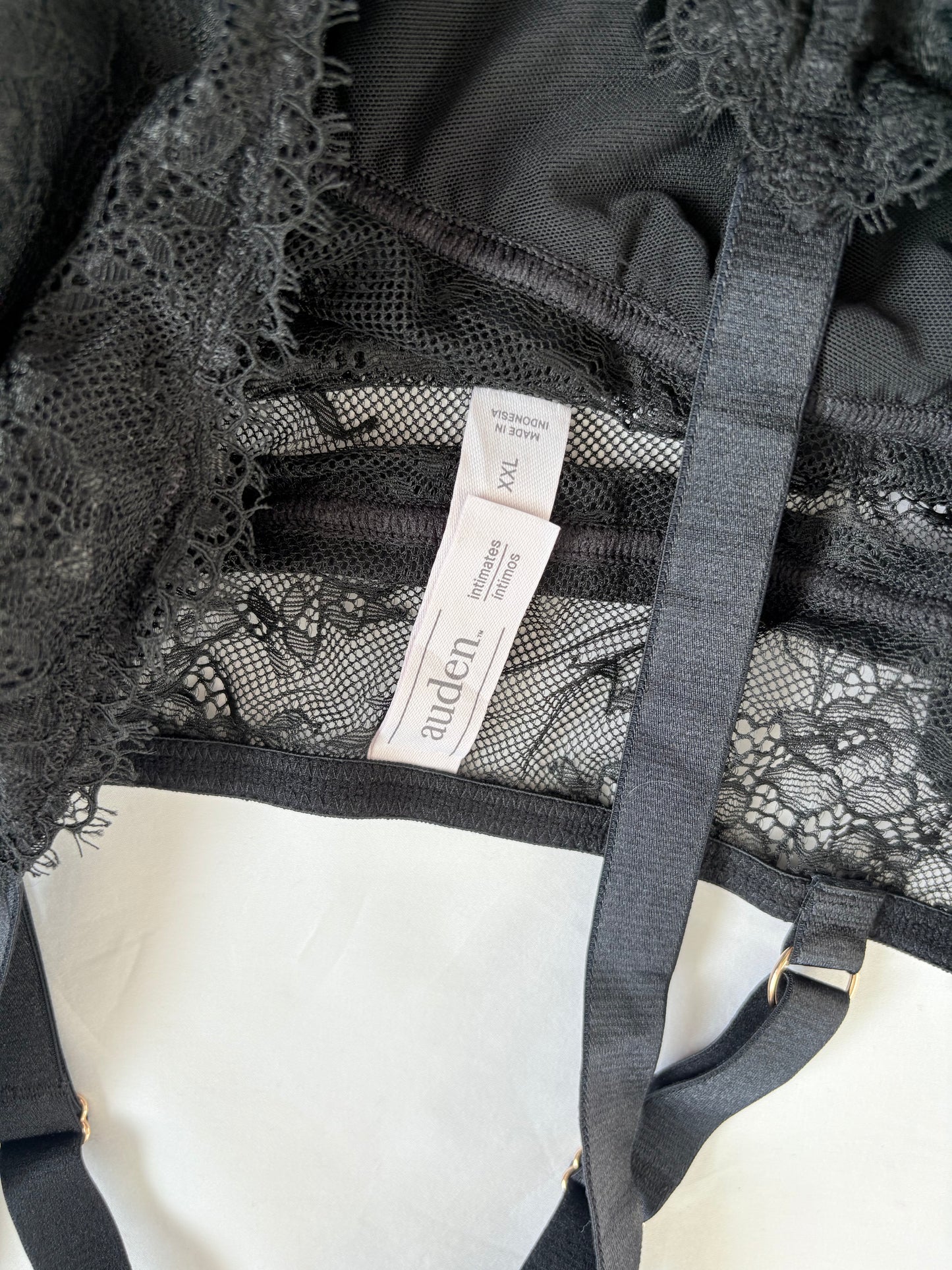 00’s Auden cross back lace cami | Size 16