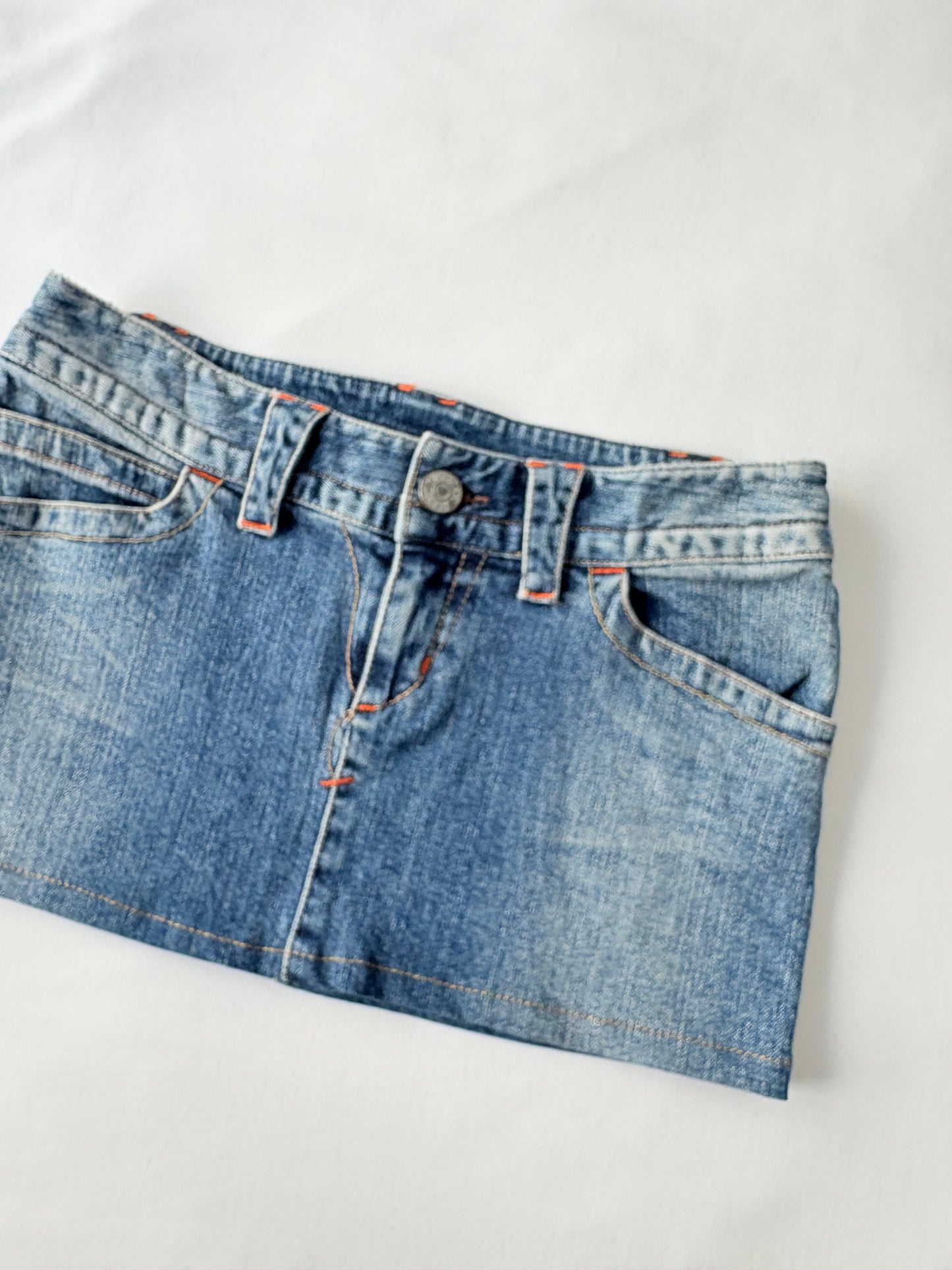 00’s Low rise denim mini skirt | Size 8