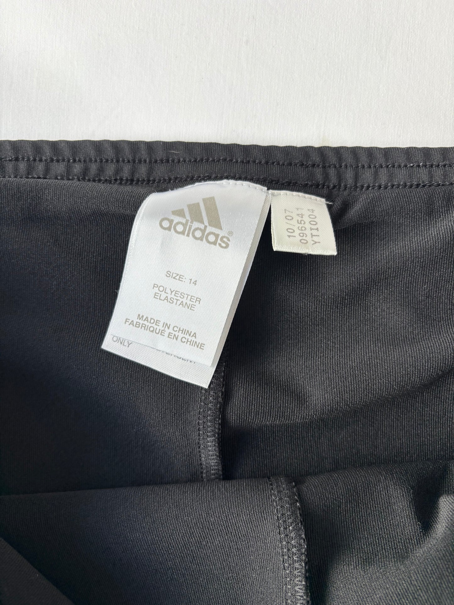 00’s Adidas black tennis skort | Size 14