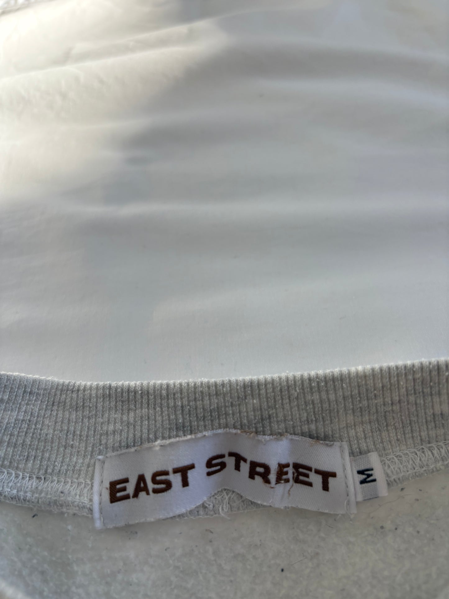 Cherry Beverly Hills crewneck | Size medium