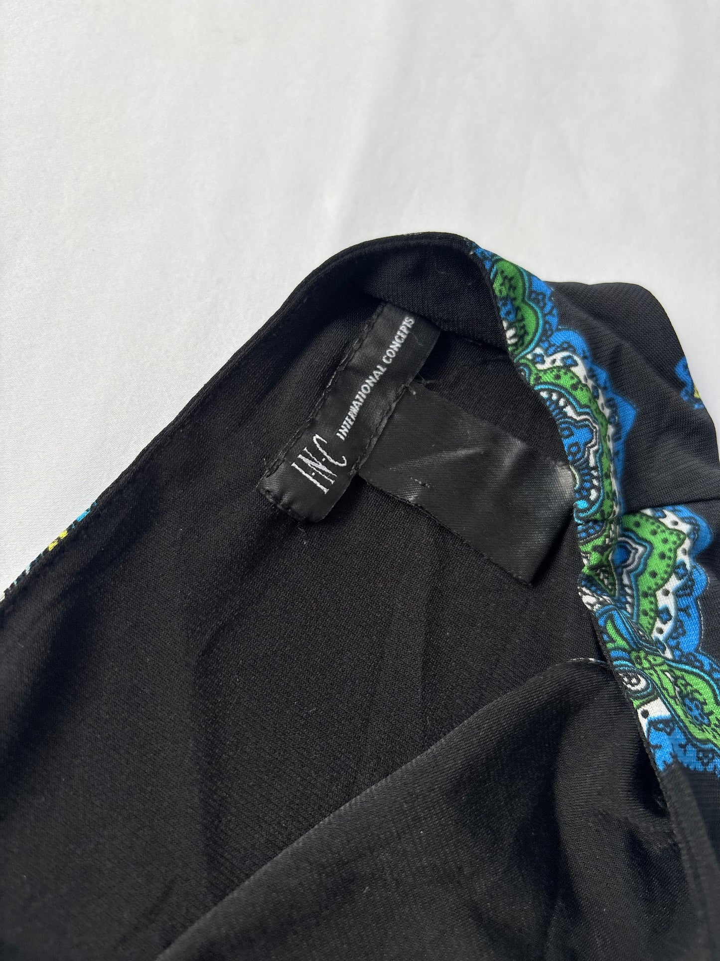 00’s INC green paisley tank | Size 12