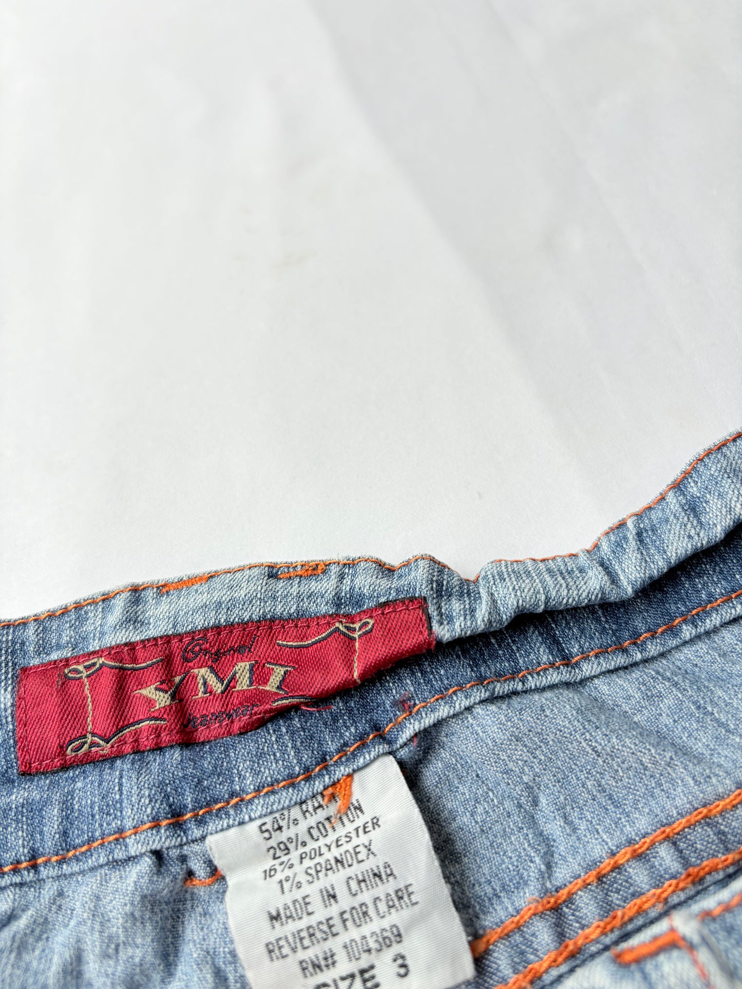 00’s YMI low rise denim shorts | Size 8