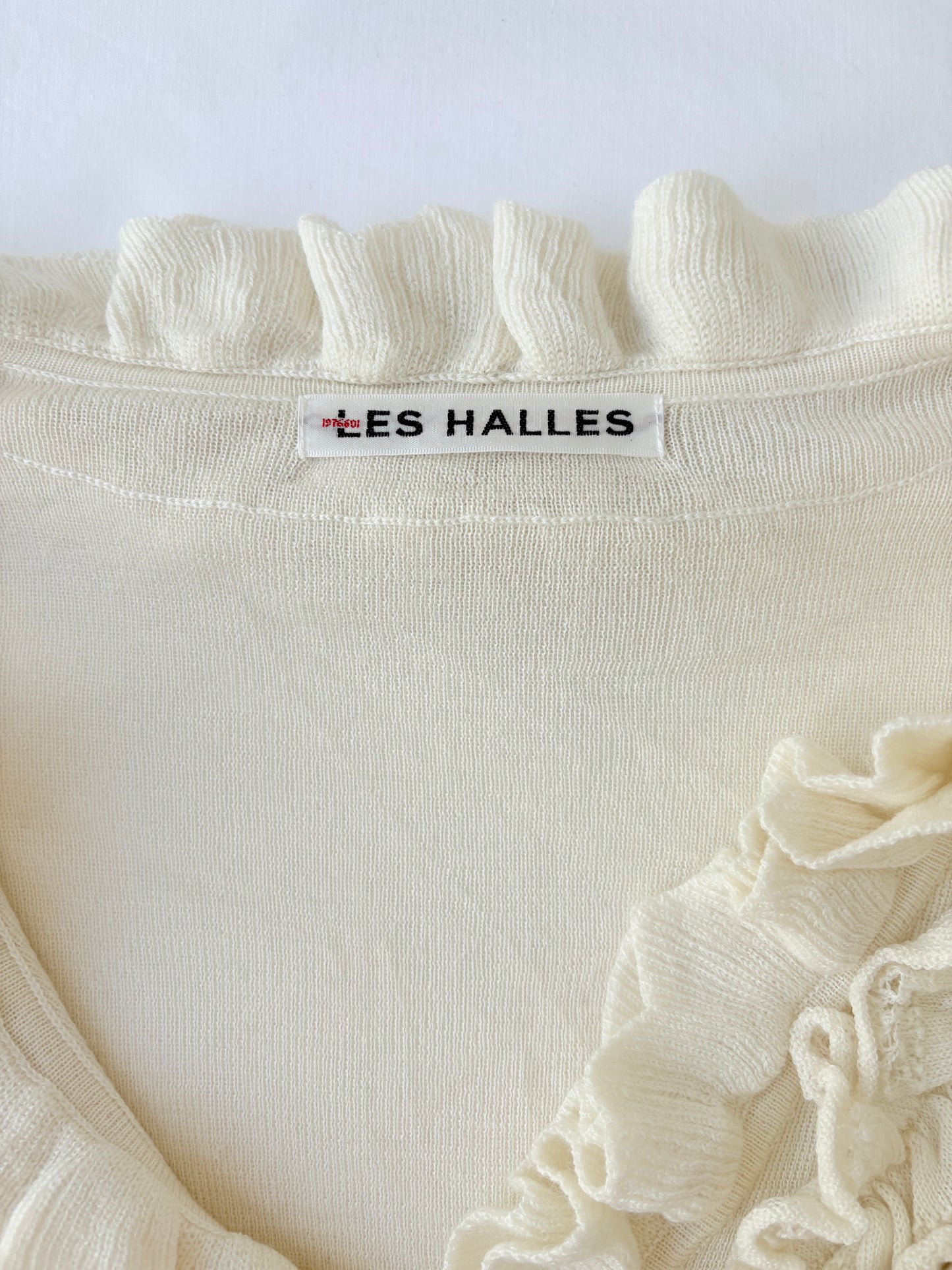 00’s Cream ruffle cardigan | Size medium