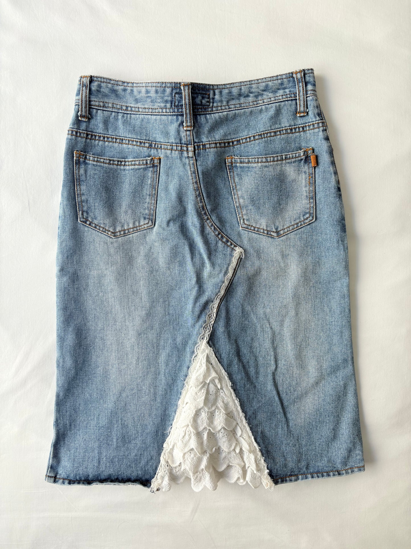 00’s Denim ruffle midi skirt | Size 10