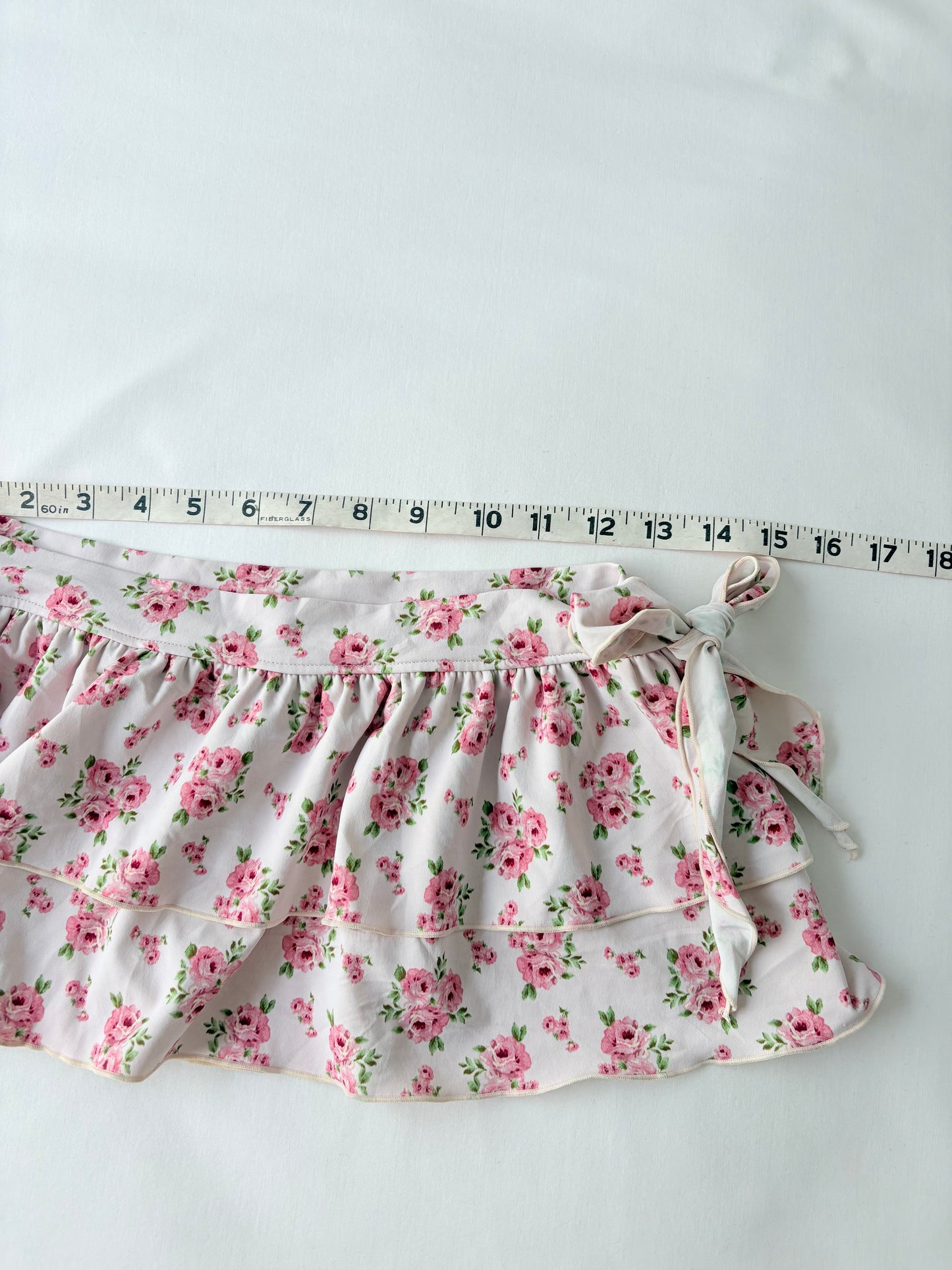 00’s Floral ruffle micro skirt | Size 6-8