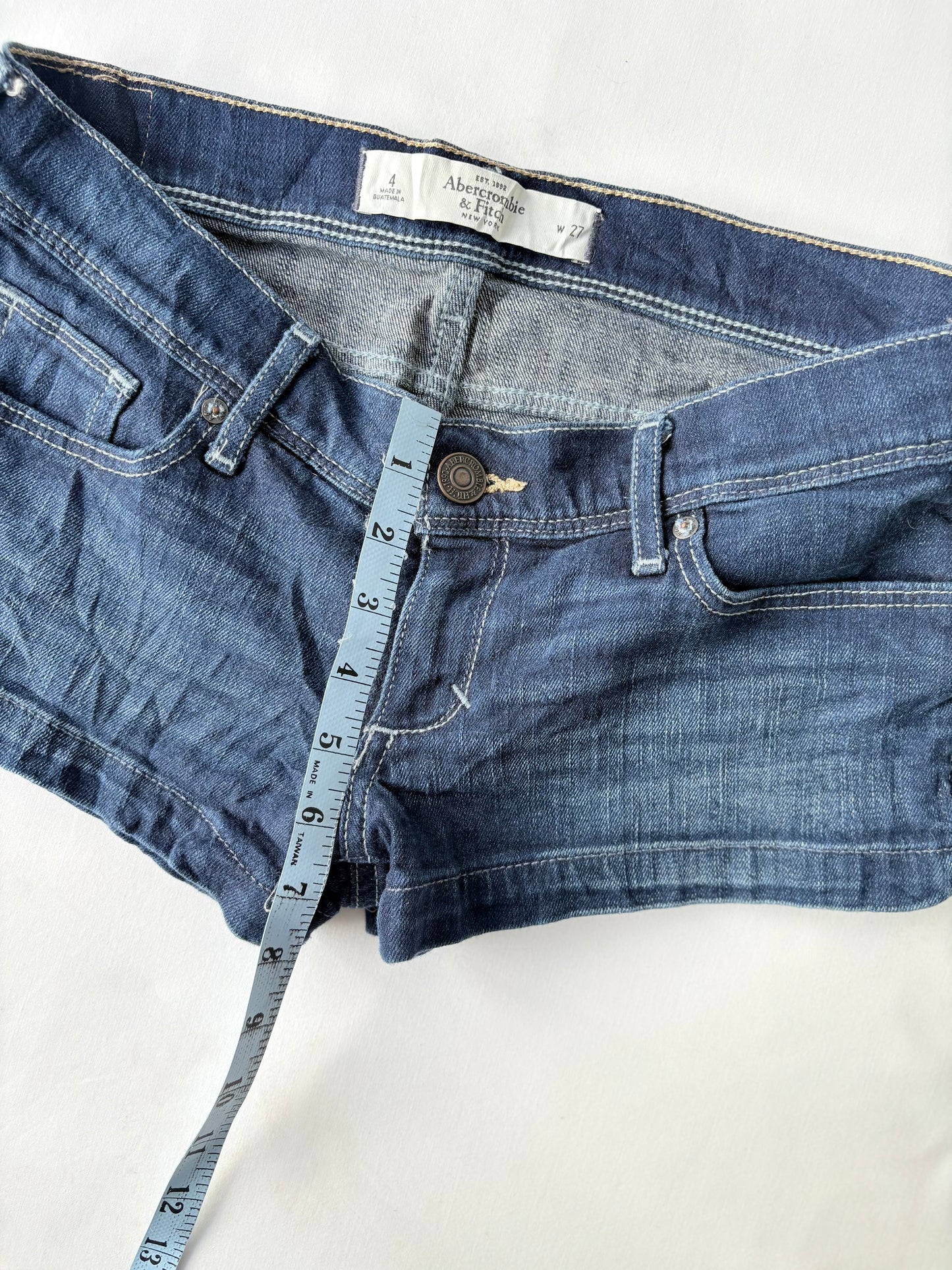 00’s Abercrombie dark wash shorts | Size 10