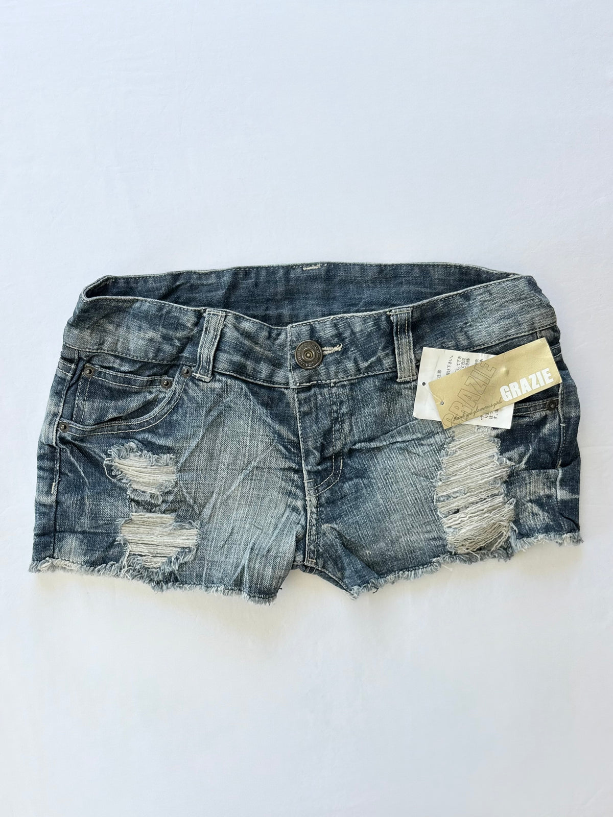 00’s Grazie low rise distressed shorts | Size 10