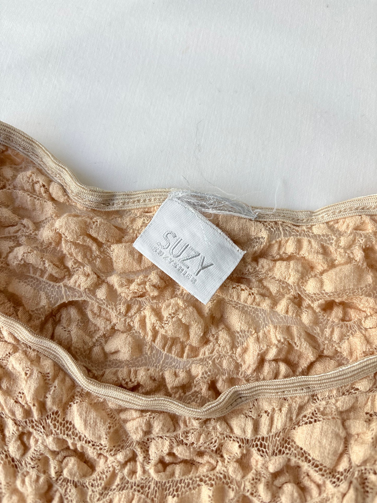 00’s Suzy flared cream top | Size 8