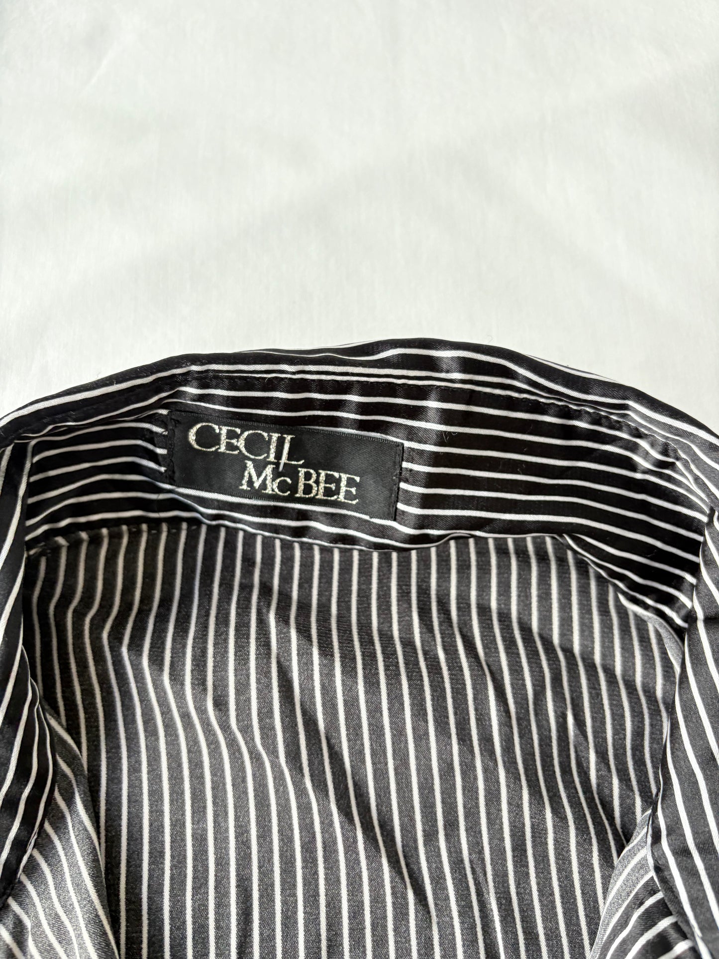 00’s Cecil McBee cinched shirt | Size 8