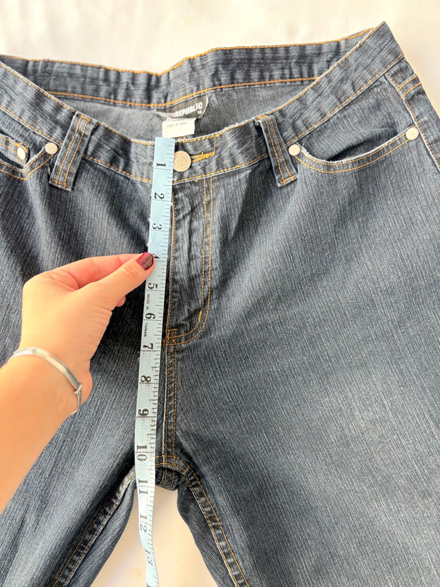 00’s Wide leg embroidered jeans | Size 14
