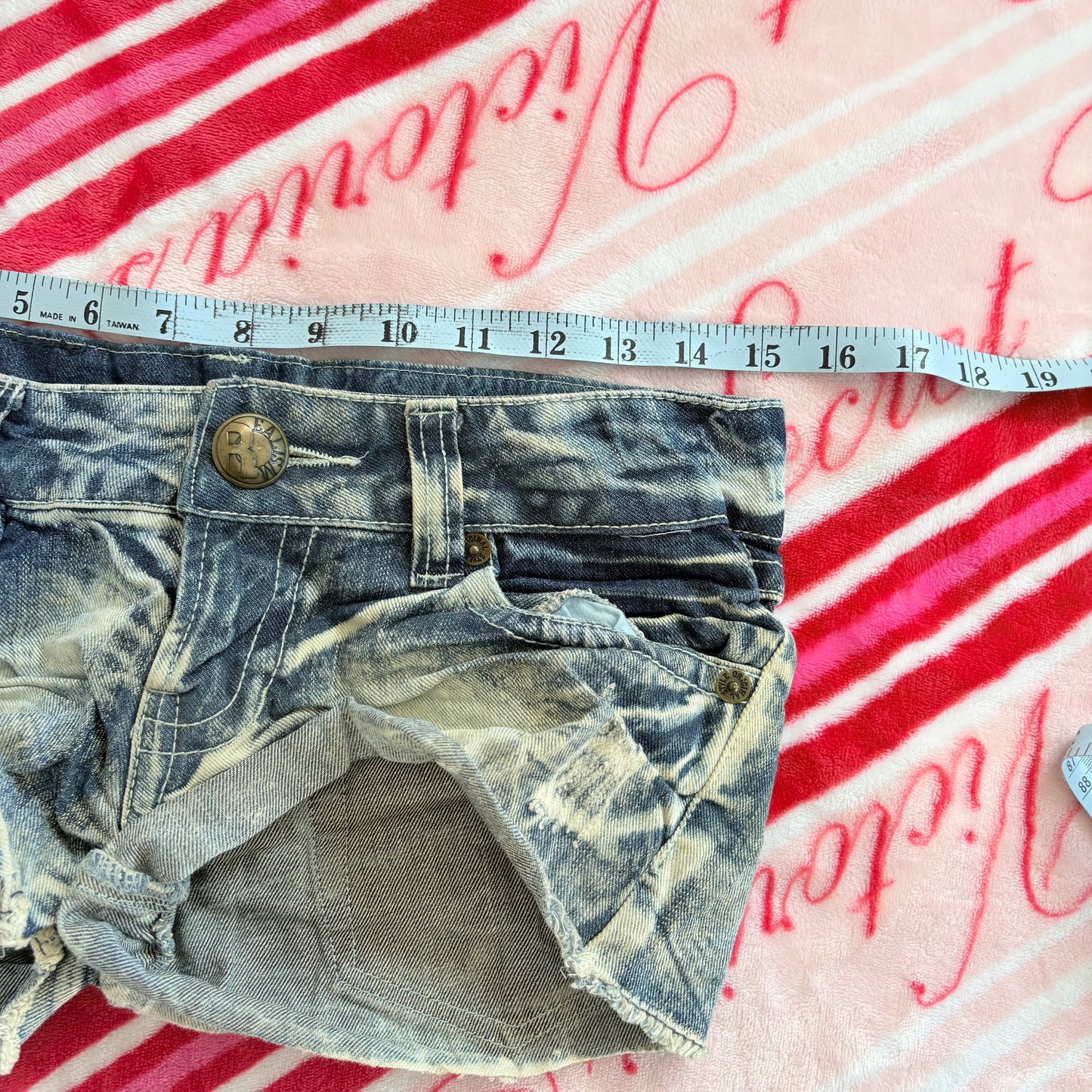 00’s UK studded low rise shorts | Size 10