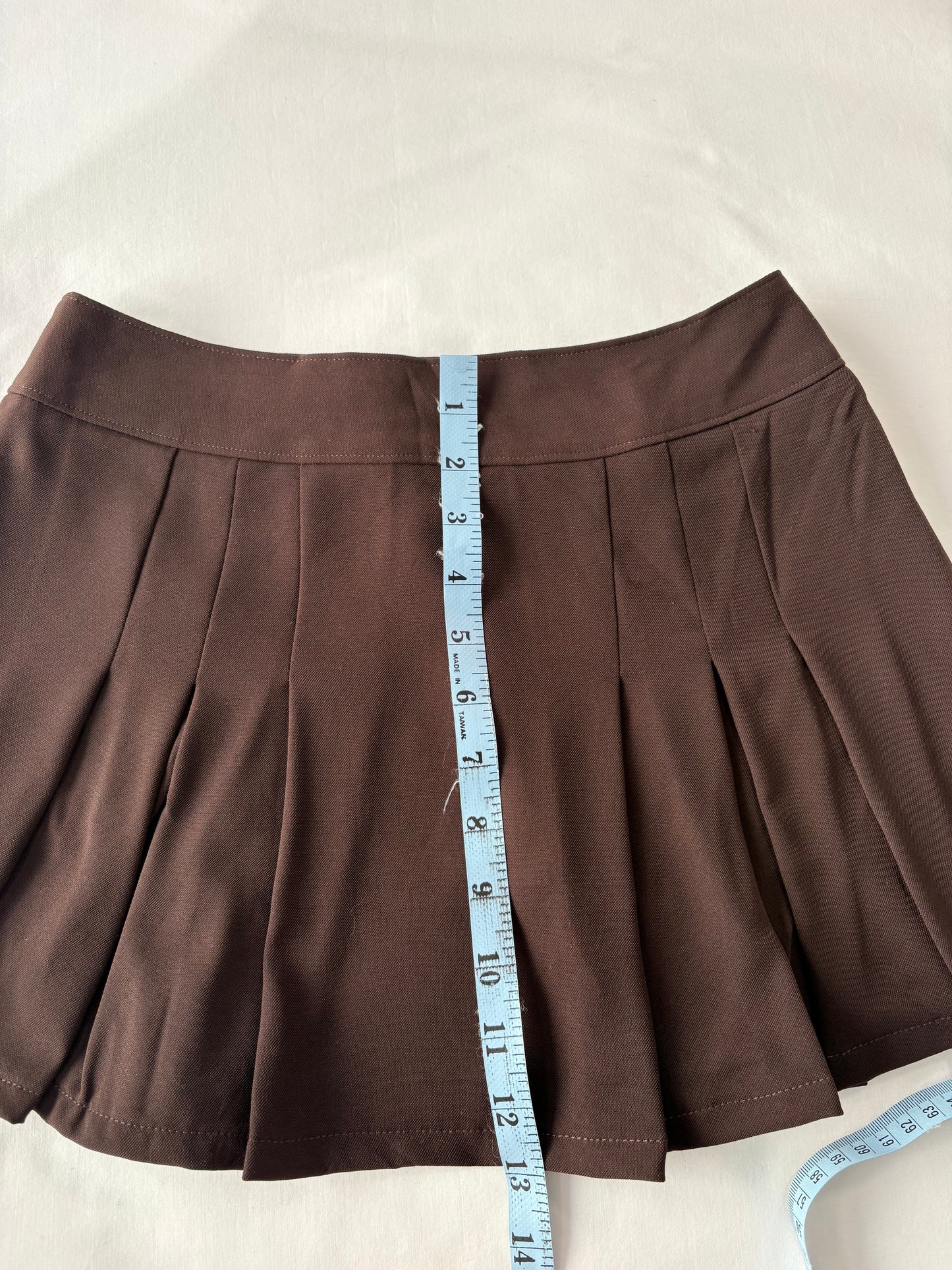 00’s Chocolate brown pleated skirt | Size 8