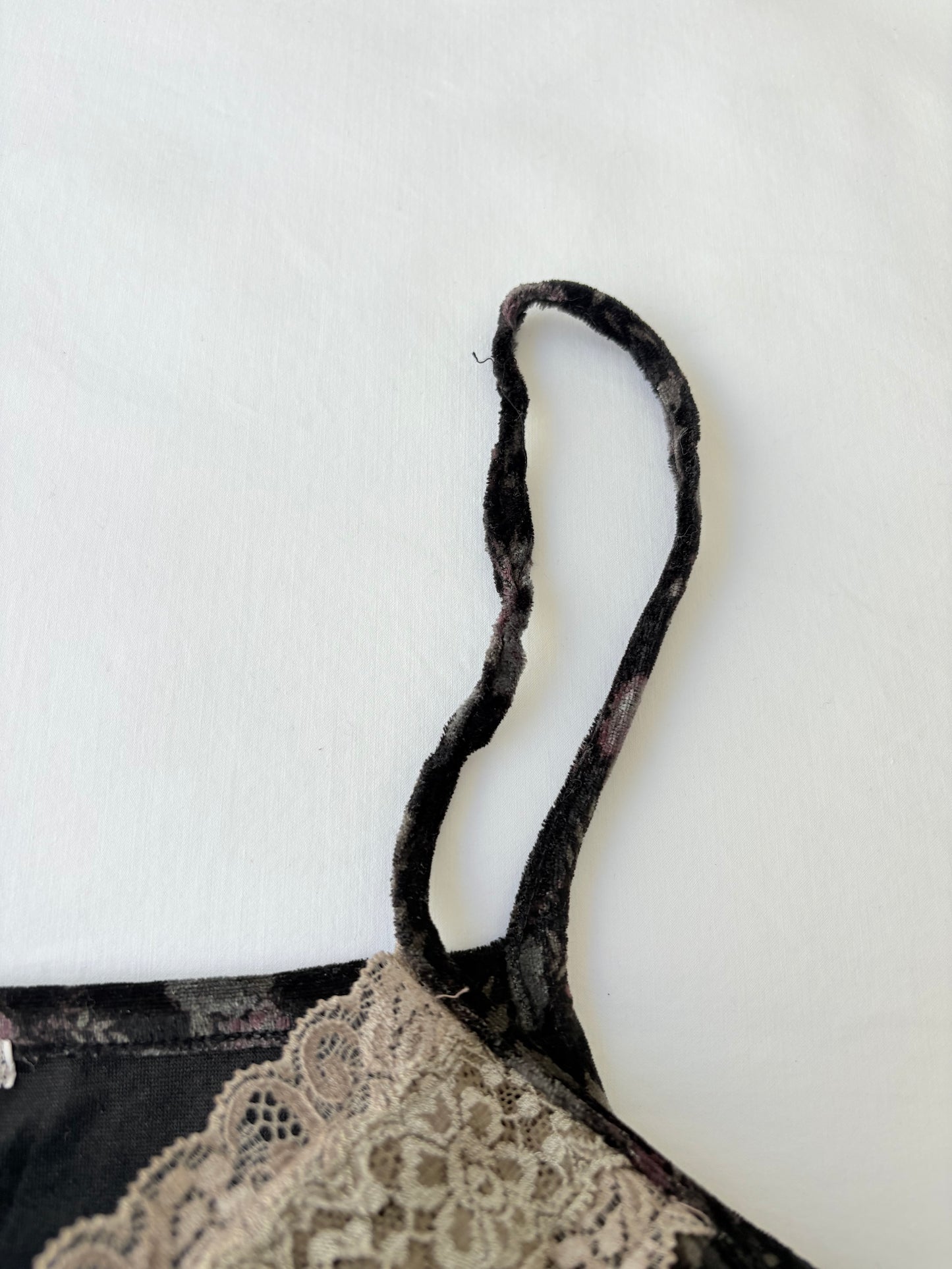 00’s Velour floral gathered cami | Size 12