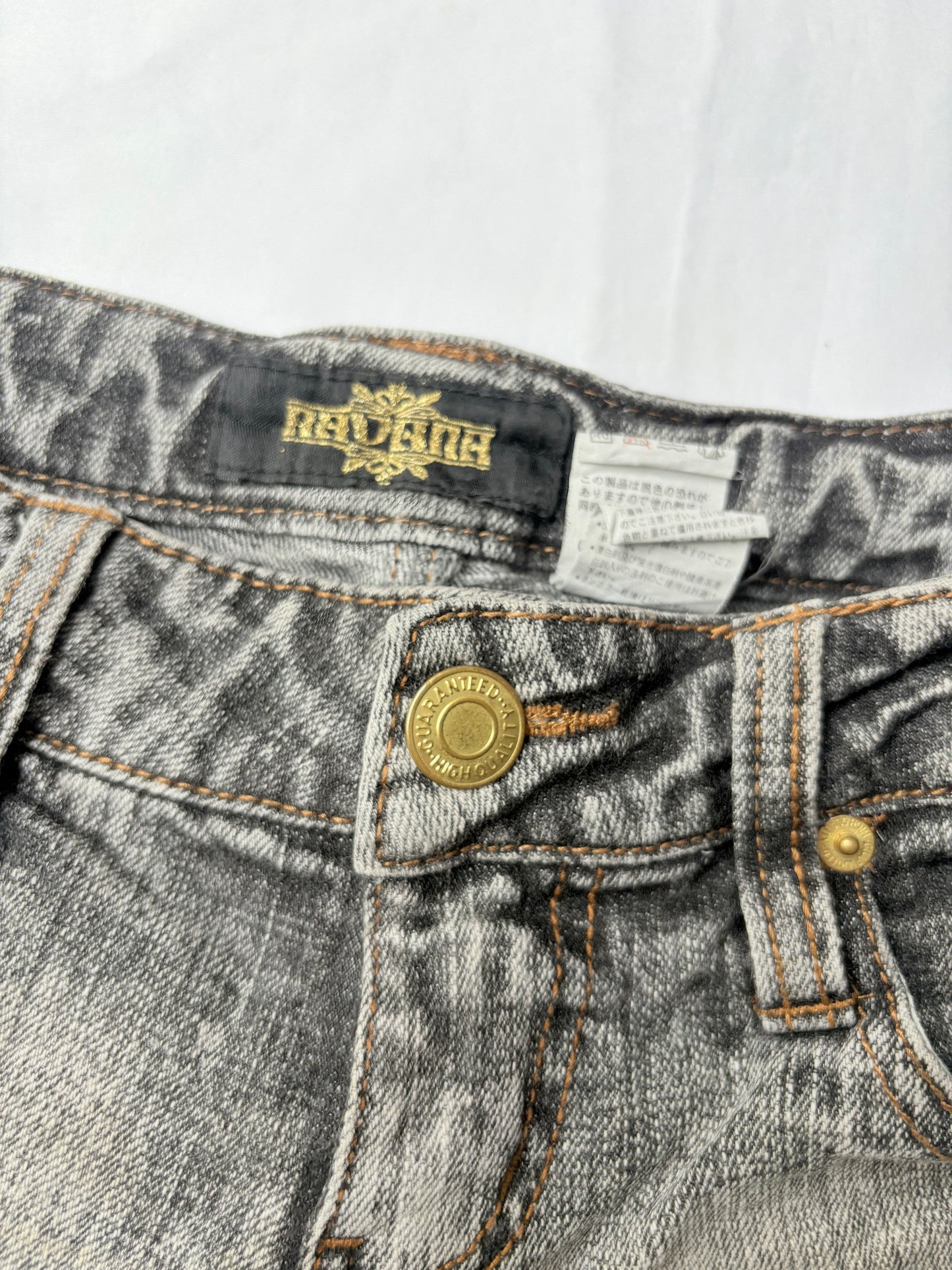 00’s Embroidered low rise denim shorts | Size 6