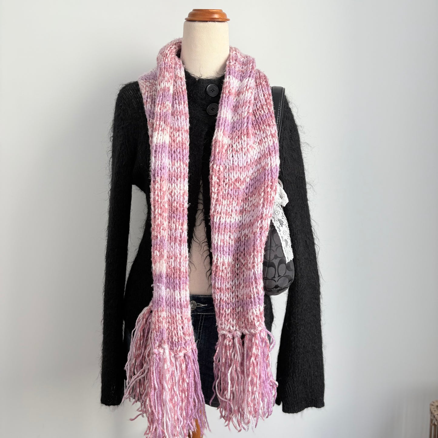 00’s Pink knit tassel scarf