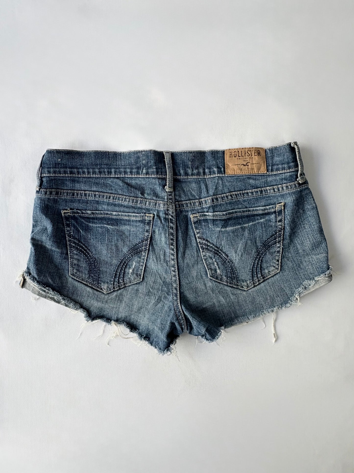 00’s Distressed Hollister shorts | Size 10