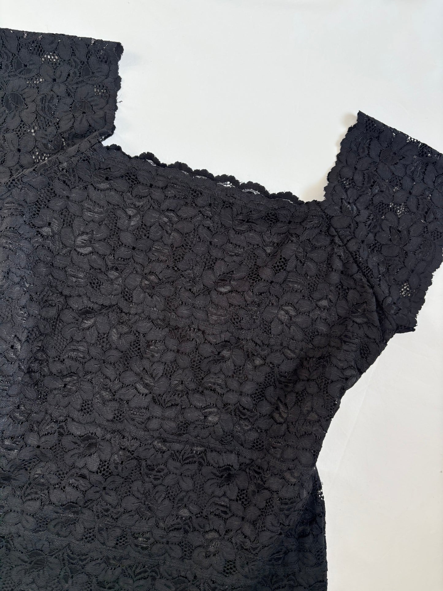 00’s Crossroads black lace top | Size 14